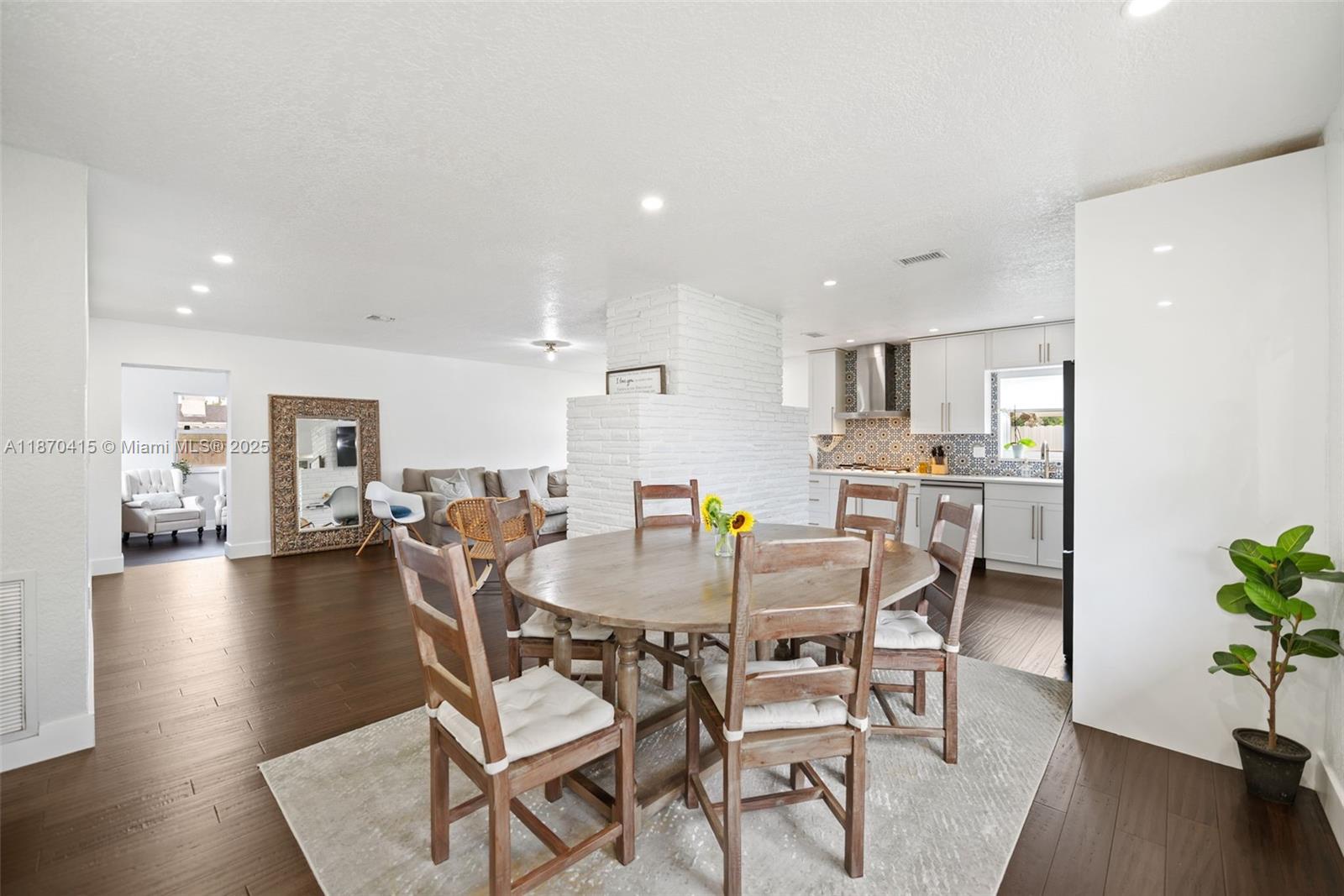 SOUTH CORAL HOMES SEC 1 - Residential