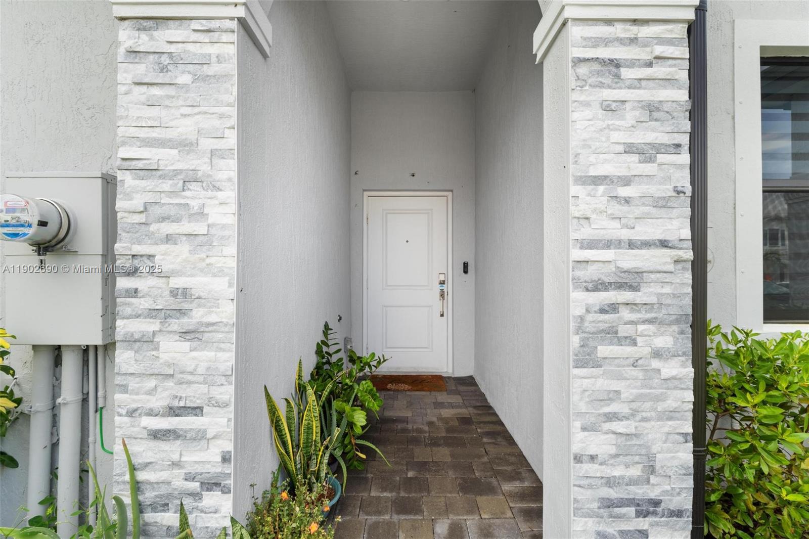 PINE ISLE - Residential