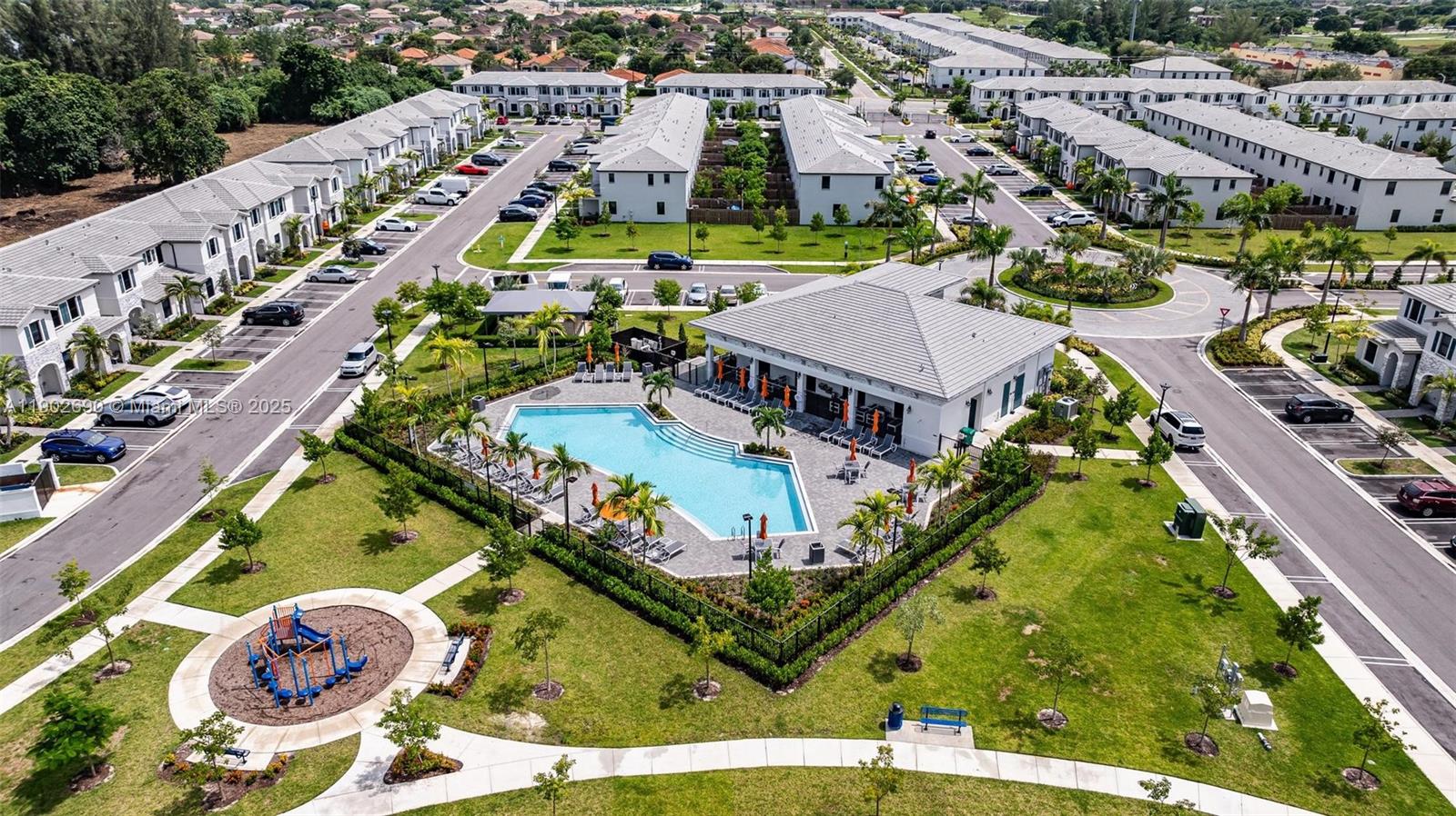 PINE ISLE - Residential