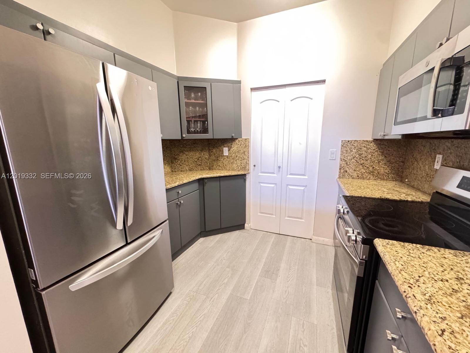 8816 Collins Ave 206