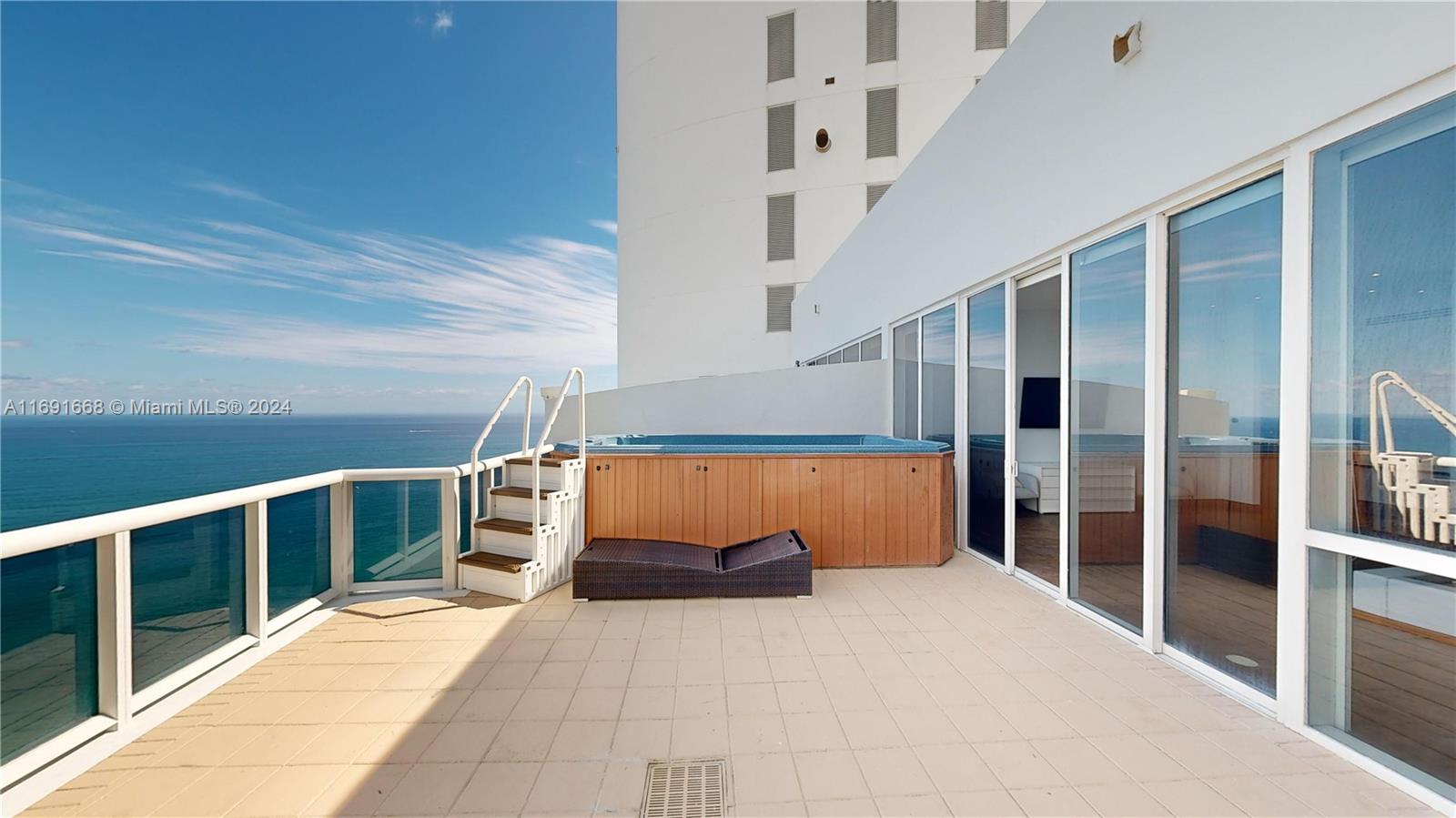 TRUMP ROYALE CONDO - Residential