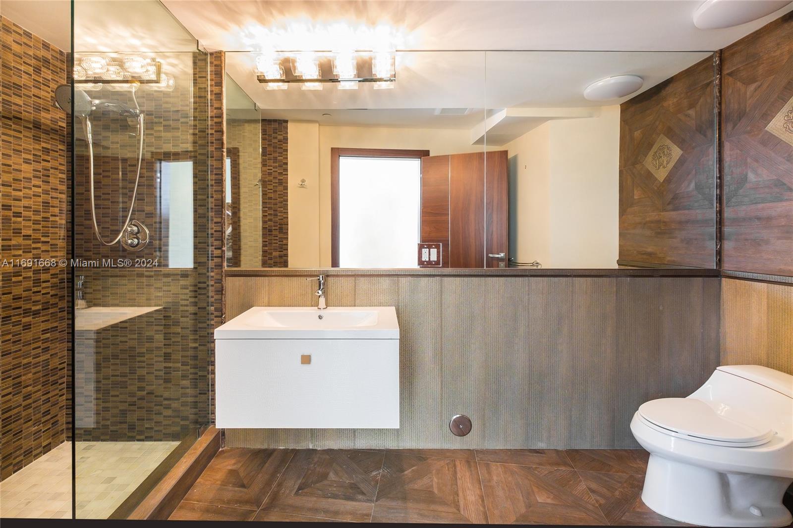 TRUMP ROYALE CONDO - Residential