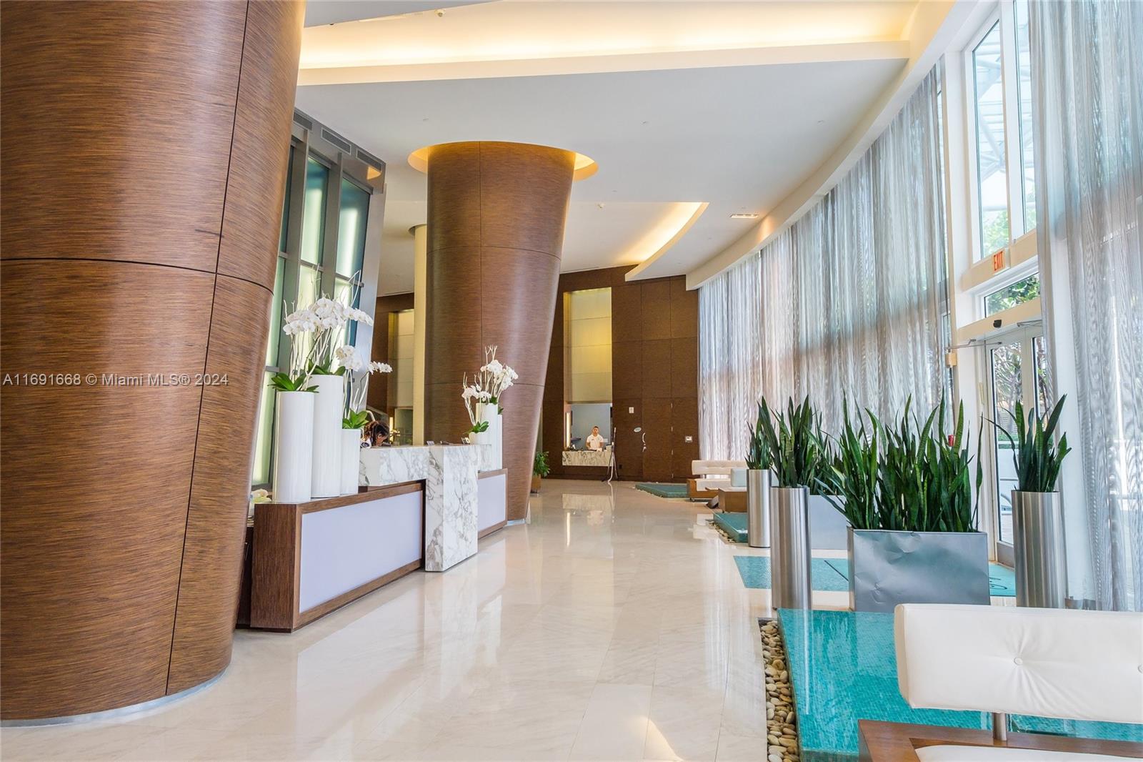 TRUMP ROYALE CONDO - Residential