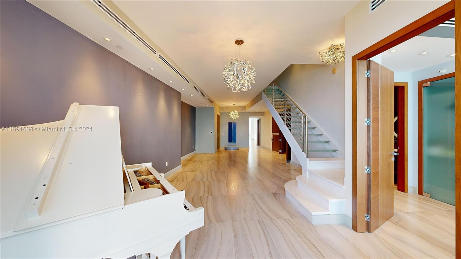 TRUMP ROYALE CONDO - Residential