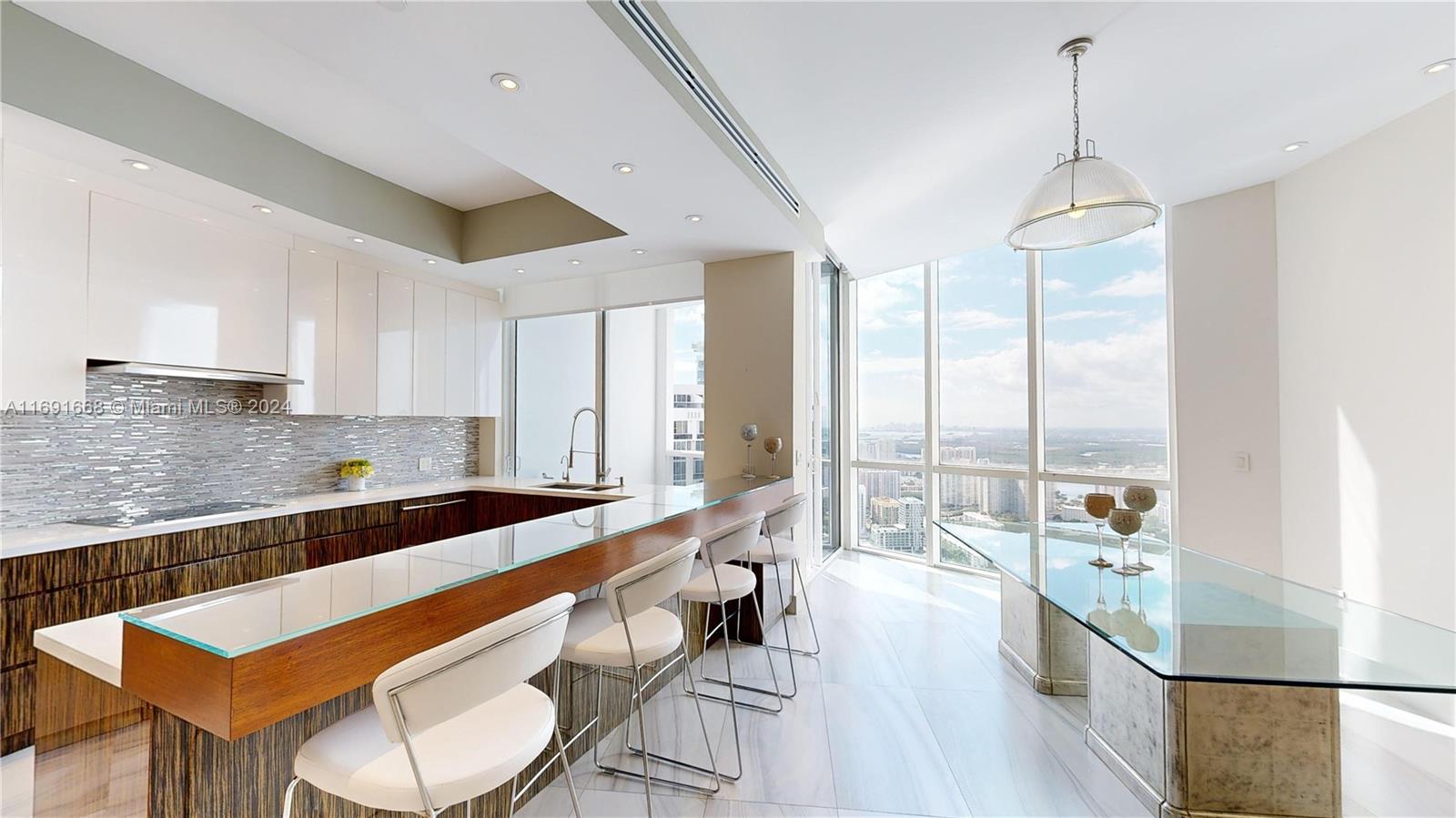 TRUMP ROYALE CONDO - Residential
