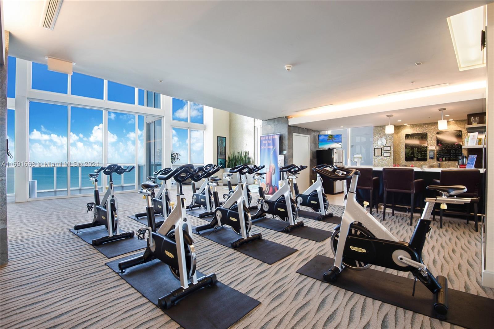 TRUMP ROYALE CONDO - Residential