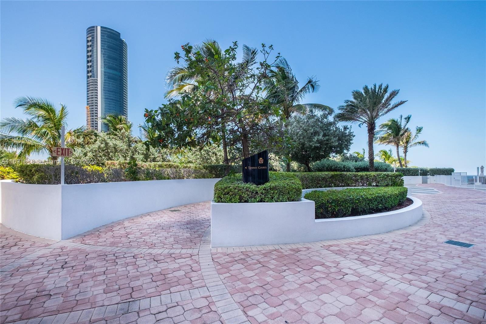 TRUMP ROYALE CONDO - Residential