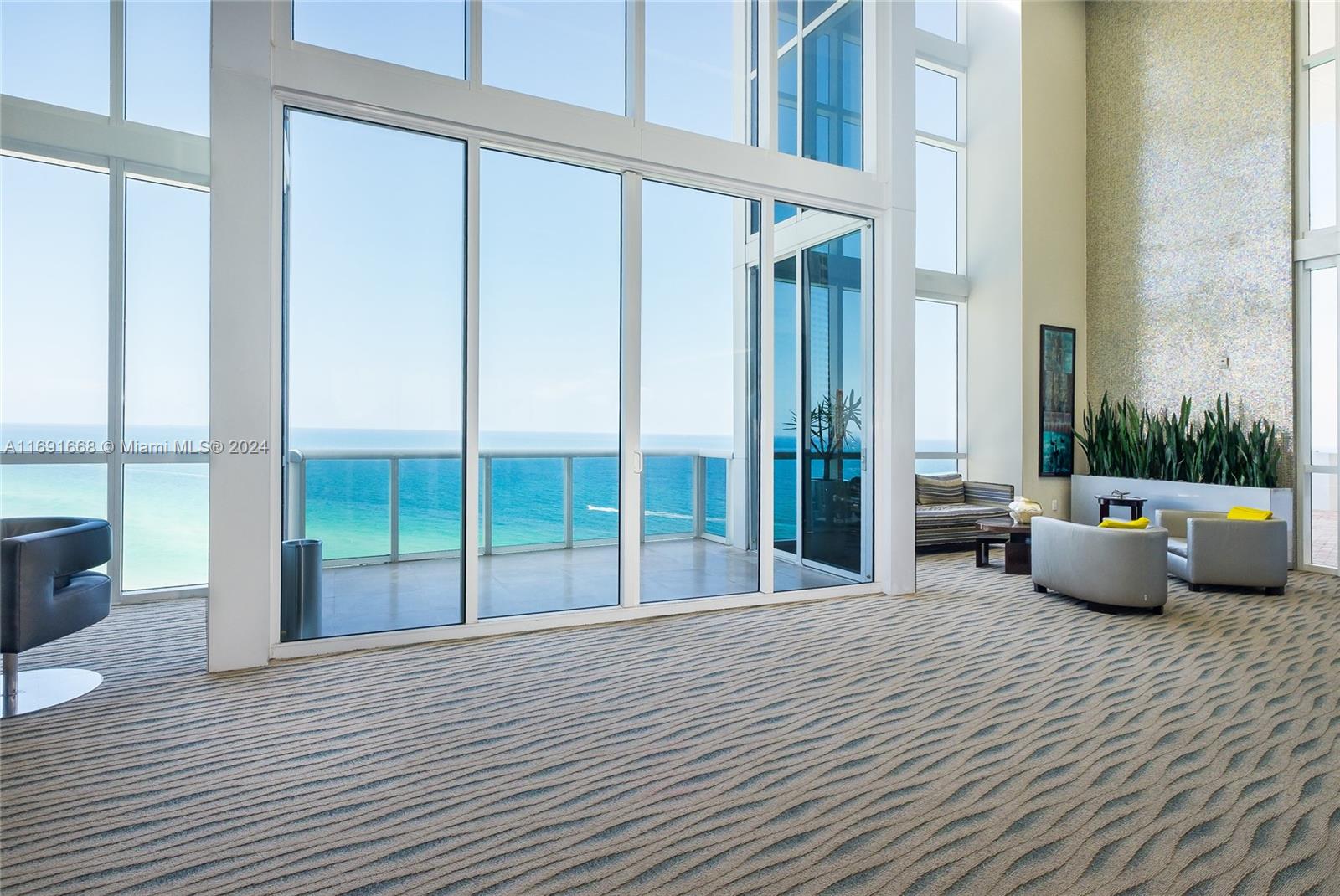 TRUMP ROYALE CONDO - Residential
