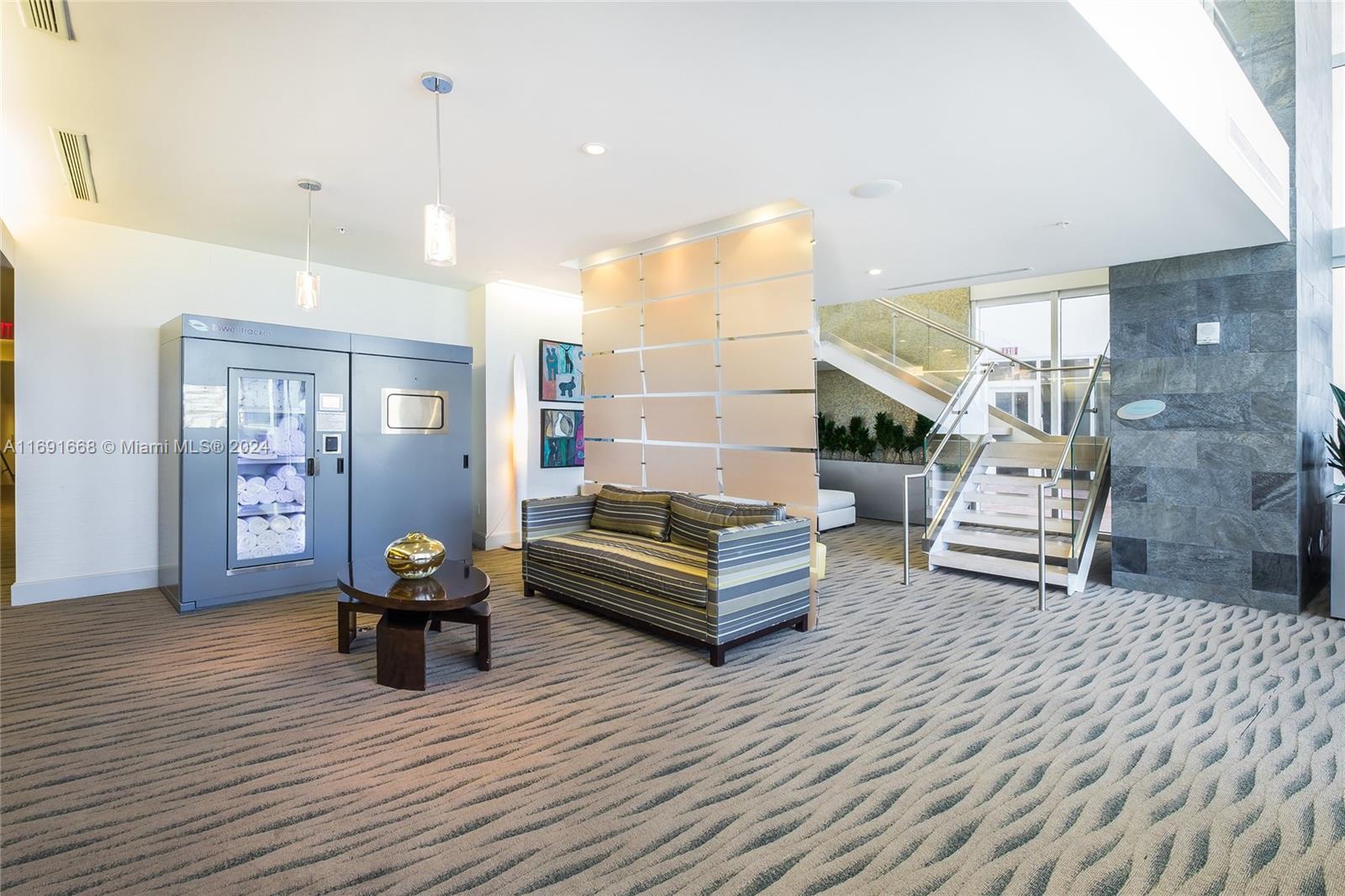 TRUMP ROYALE CONDO - Residential
