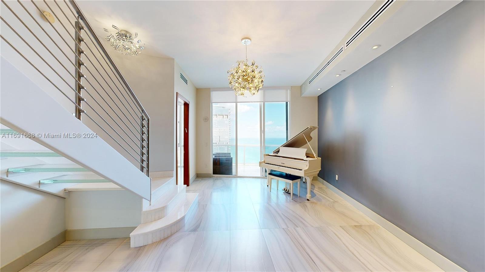 TRUMP ROYALE CONDO - Residential