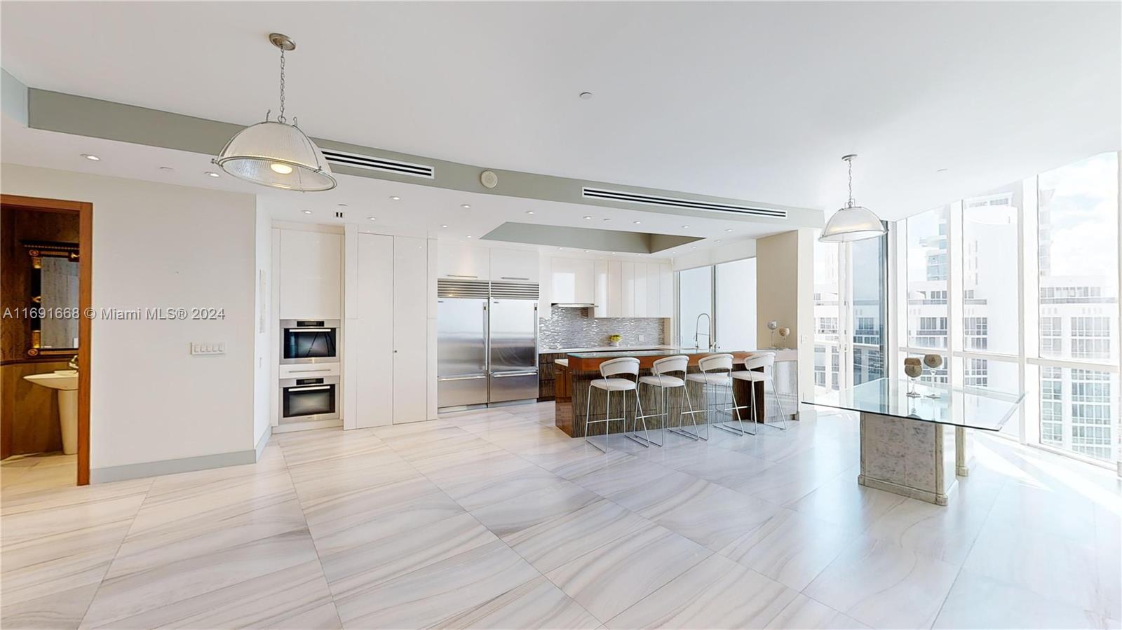 TRUMP ROYALE CONDO - Residential