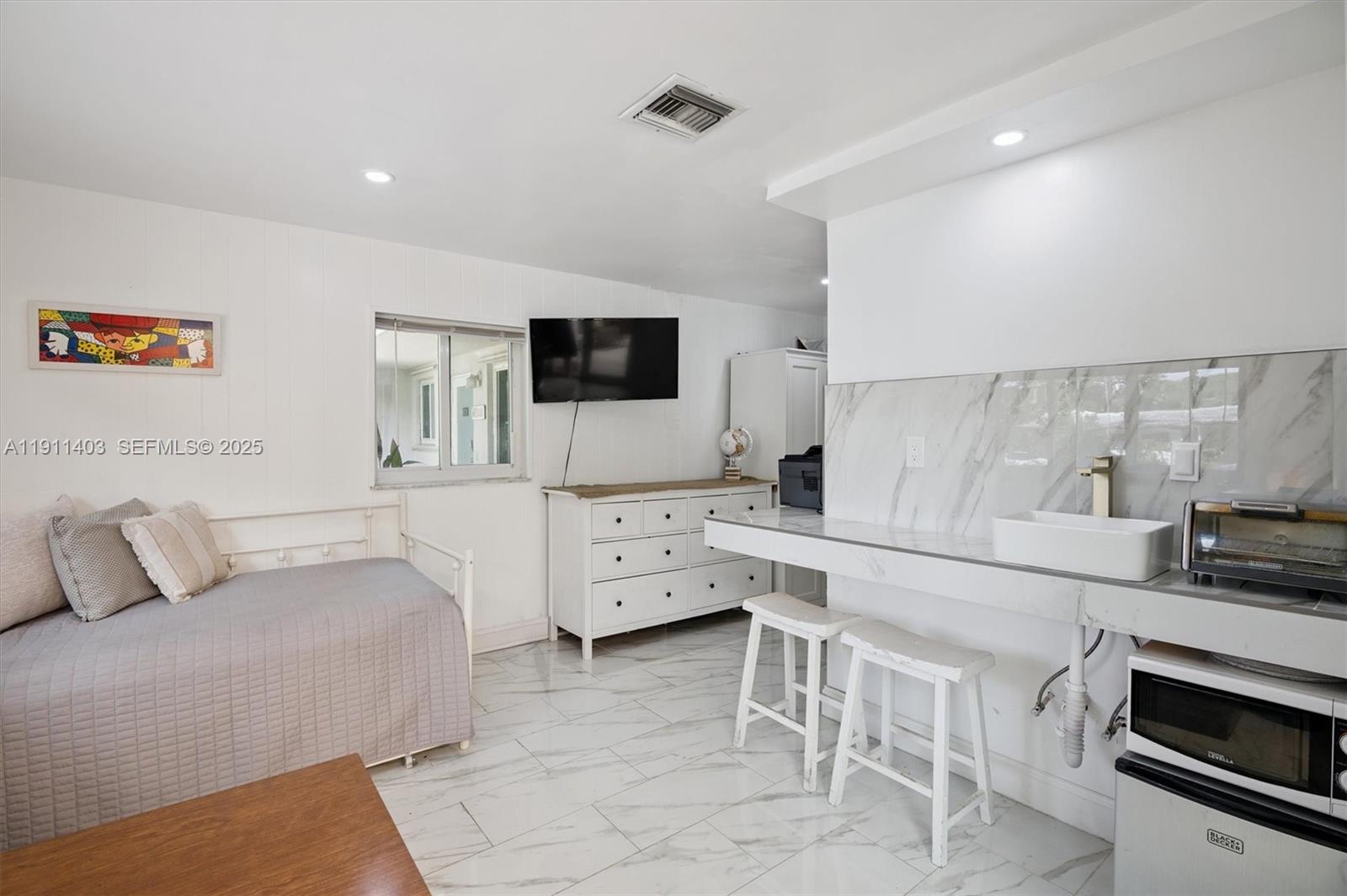 CARIB HOMES - Residential