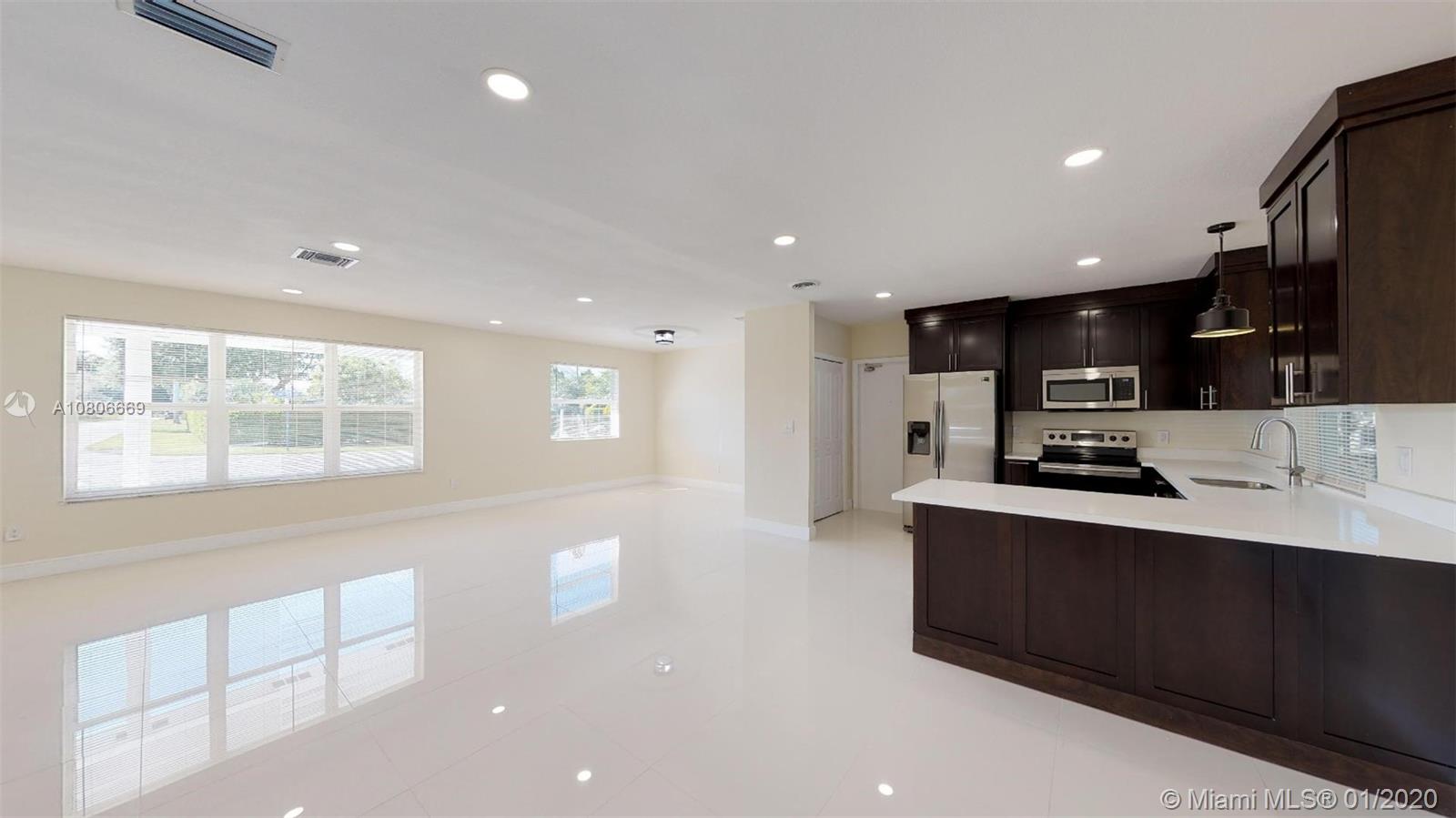 THE BANYAN DRIVE ESTATES - Residential