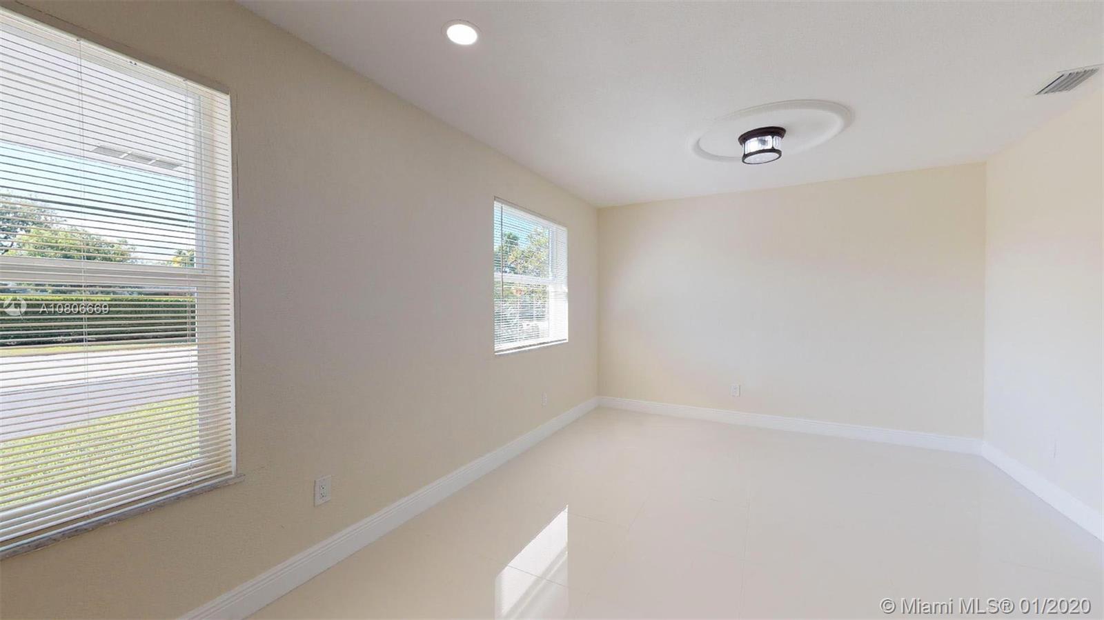 THE BANYAN DRIVE ESTATES - Residential