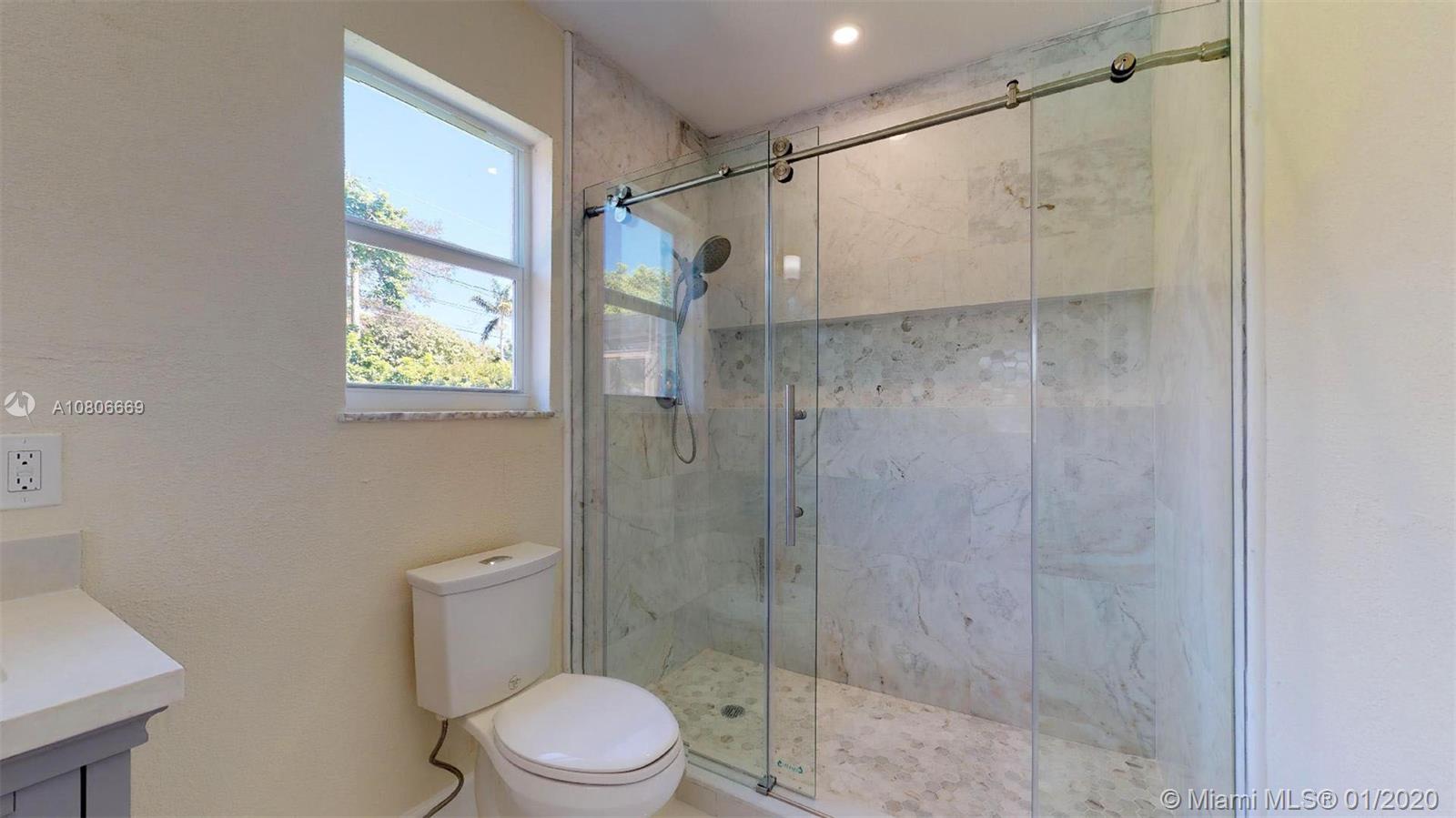 THE BANYAN DRIVE ESTATES - Residential