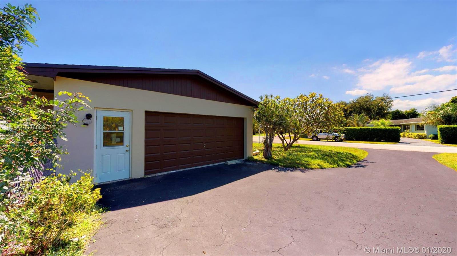 THE BANYAN DRIVE ESTATES - Residential