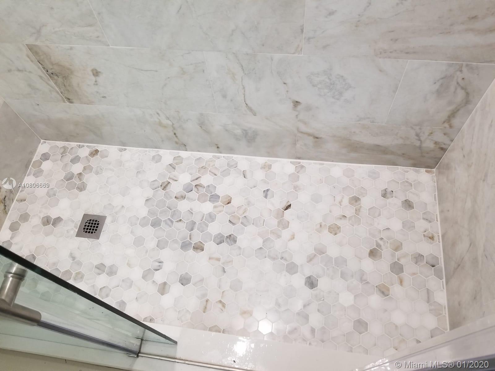 THE BANYAN DRIVE ESTATES - Residential