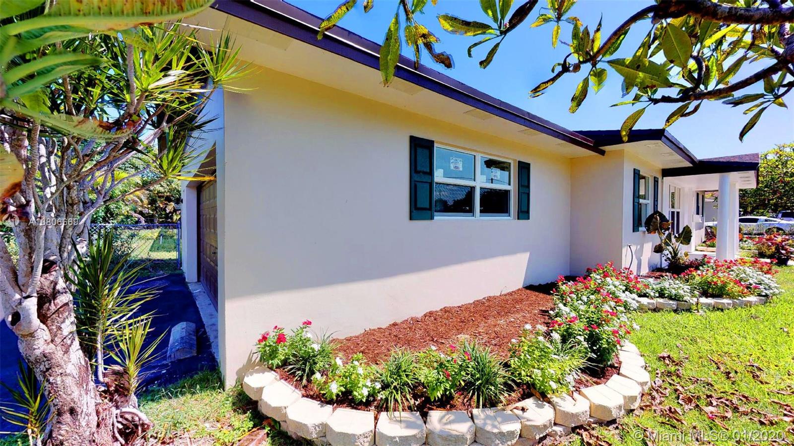 THE BANYAN DRIVE ESTATES - Residential