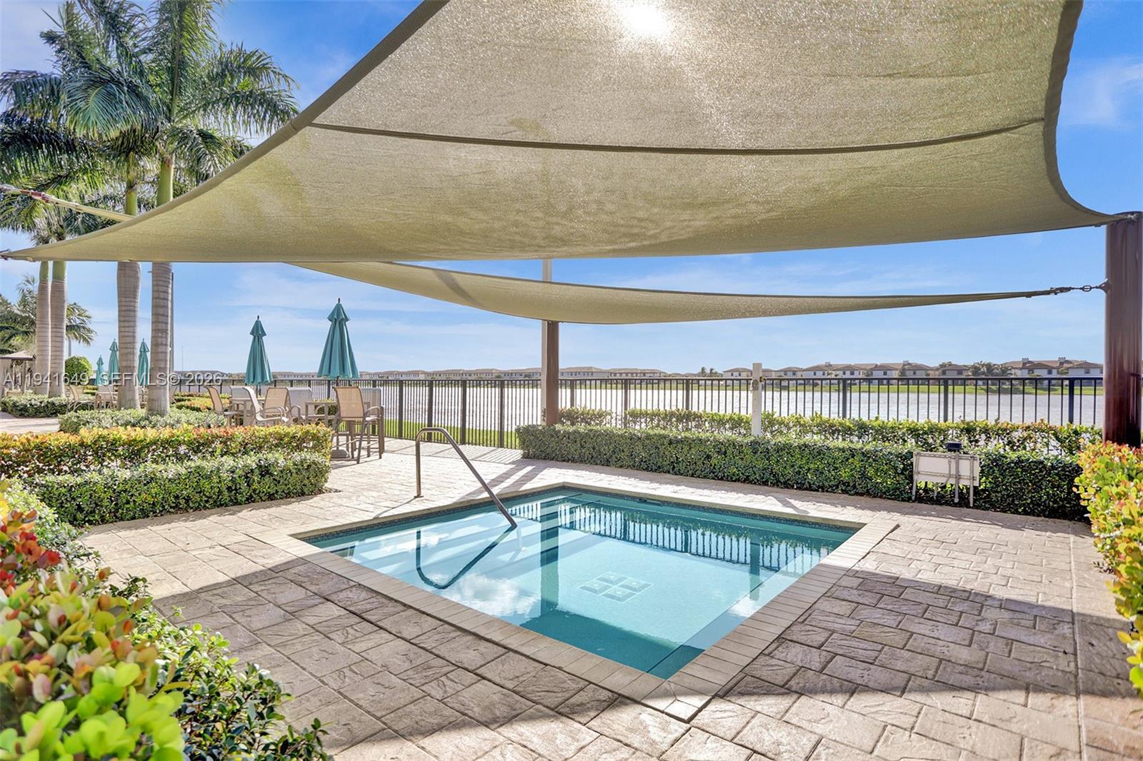 AQUABELLA SECTION ONE - Residential