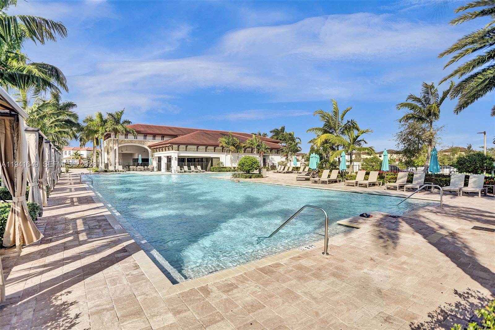 AQUABELLA SECTION ONE - Residential