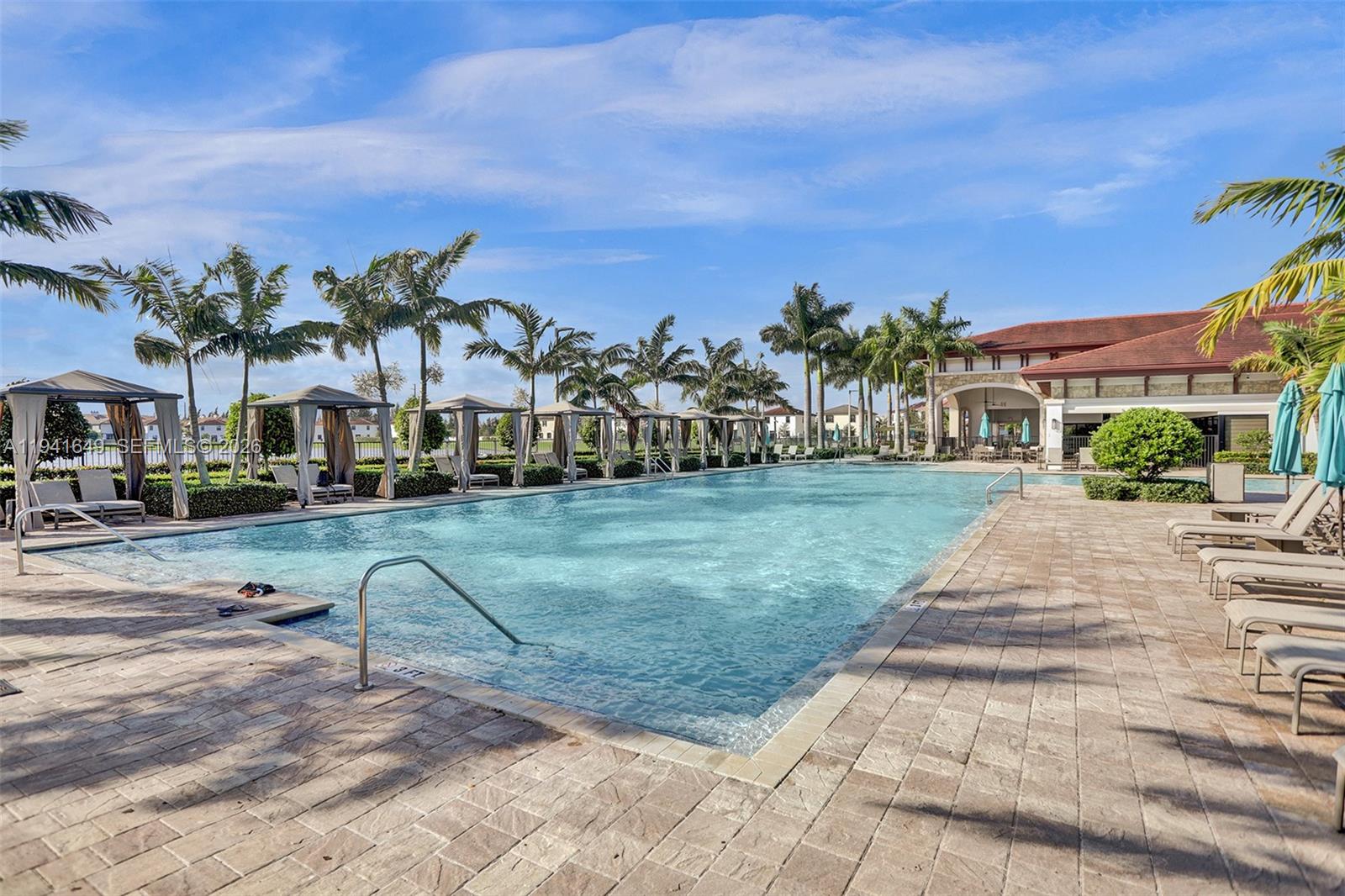 AQUABELLA SECTION ONE - Residential