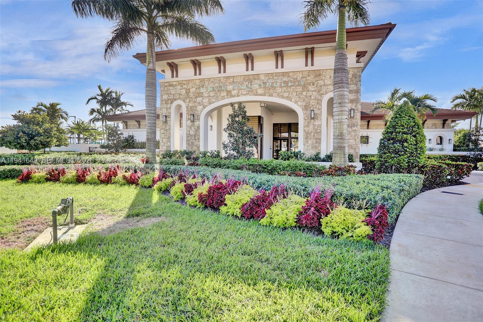 AQUABELLA SECTION ONE - Residential