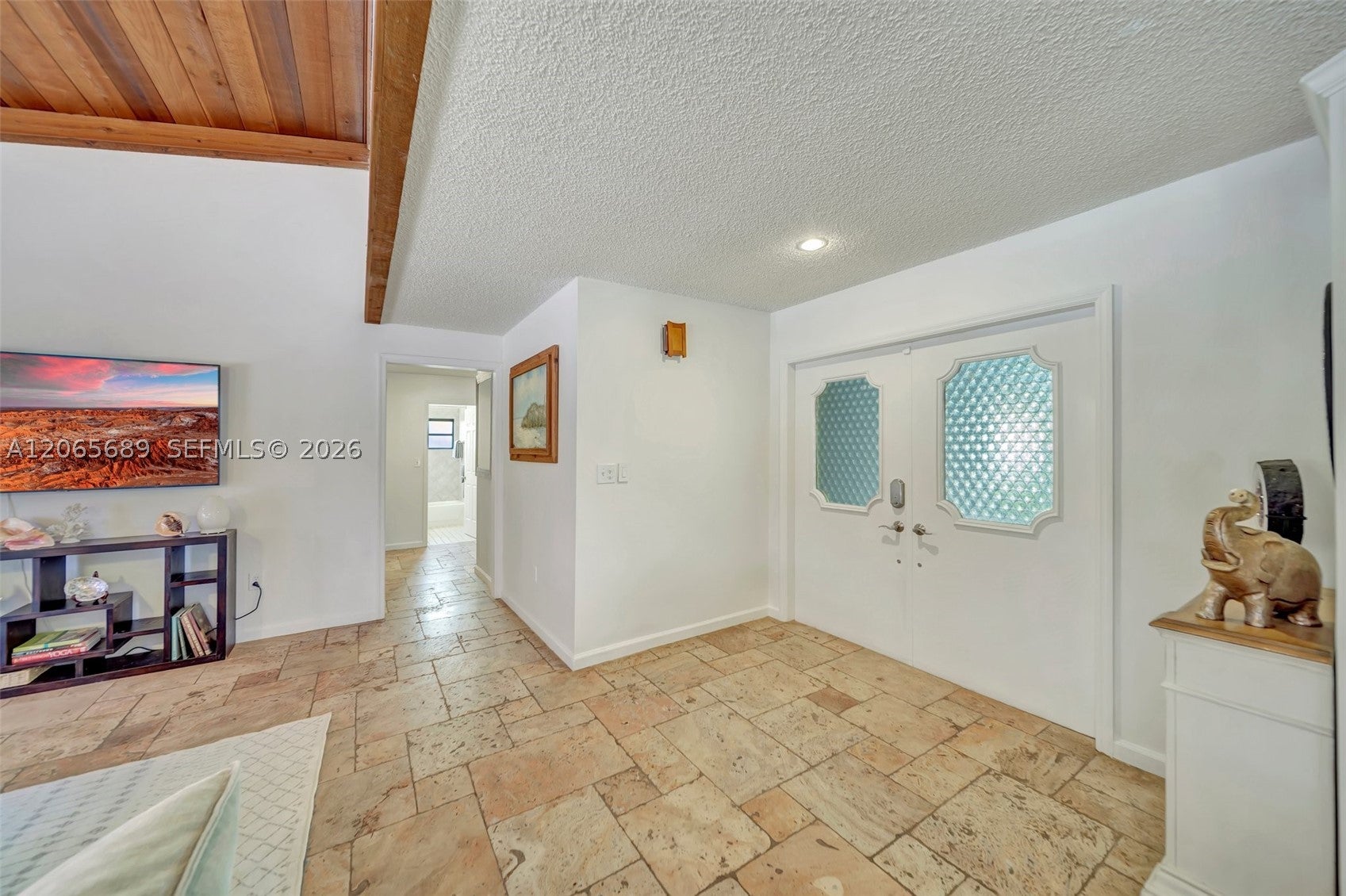 620 E Plantation Cir