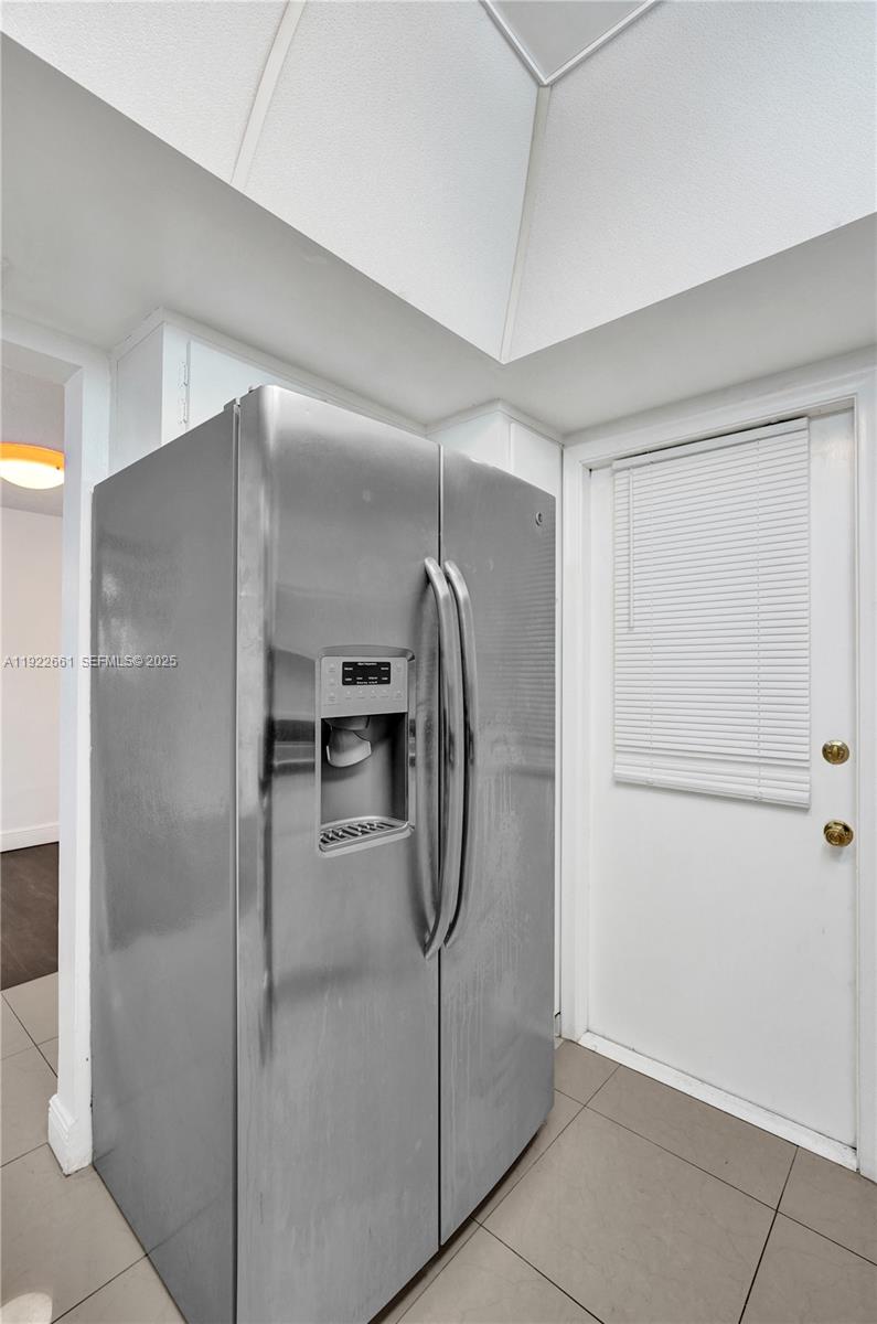 ARROWHEAD CONDO NO III - Residential