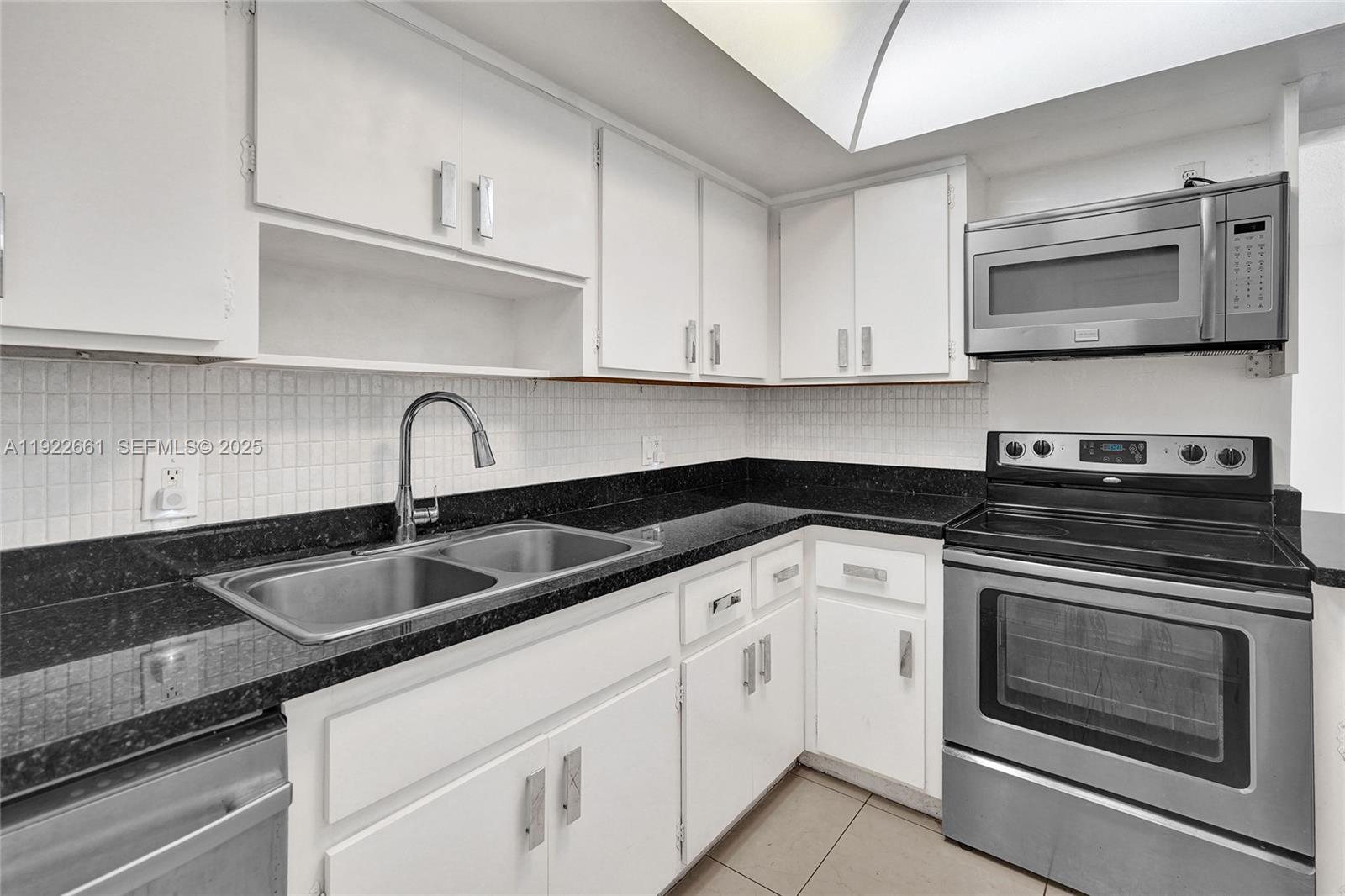 ARROWHEAD CONDO NO III - Residential