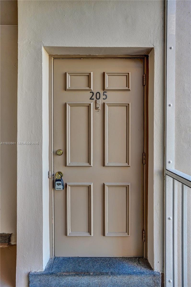 ARROWHEAD CONDO NO III - Residential