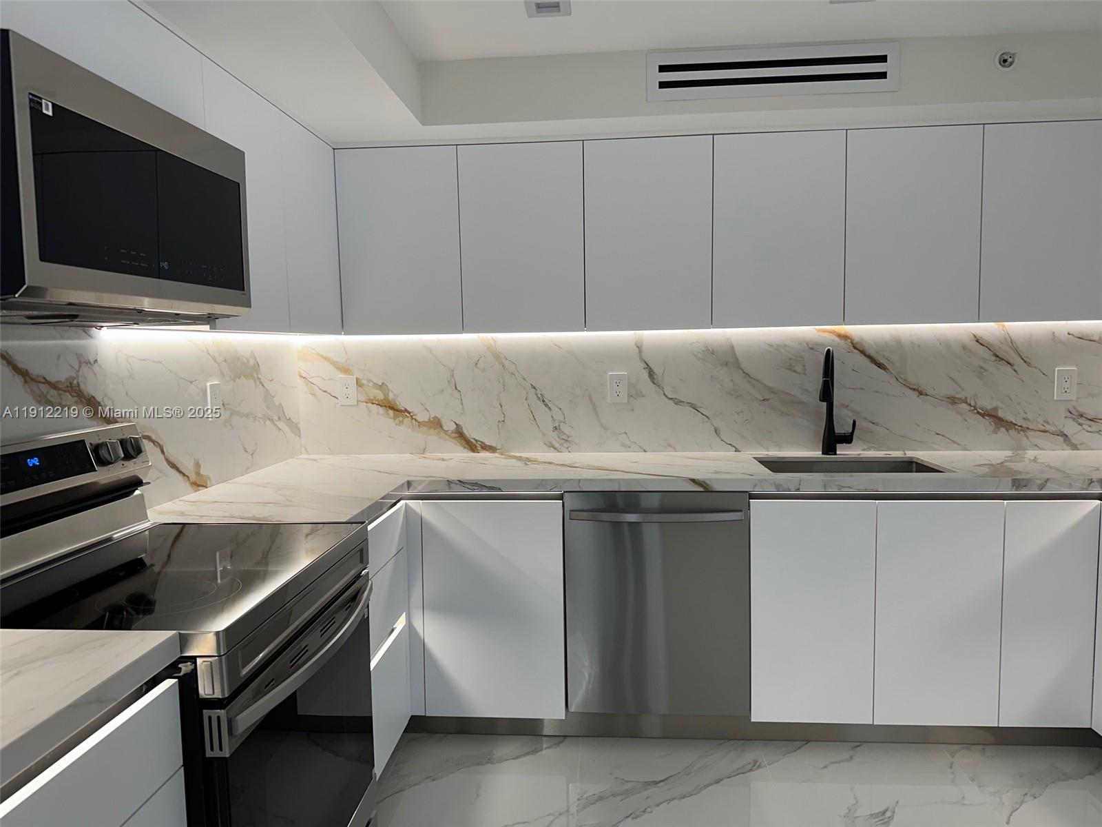 MYSTIC POINTE TOWER 400 C - Residential Lease