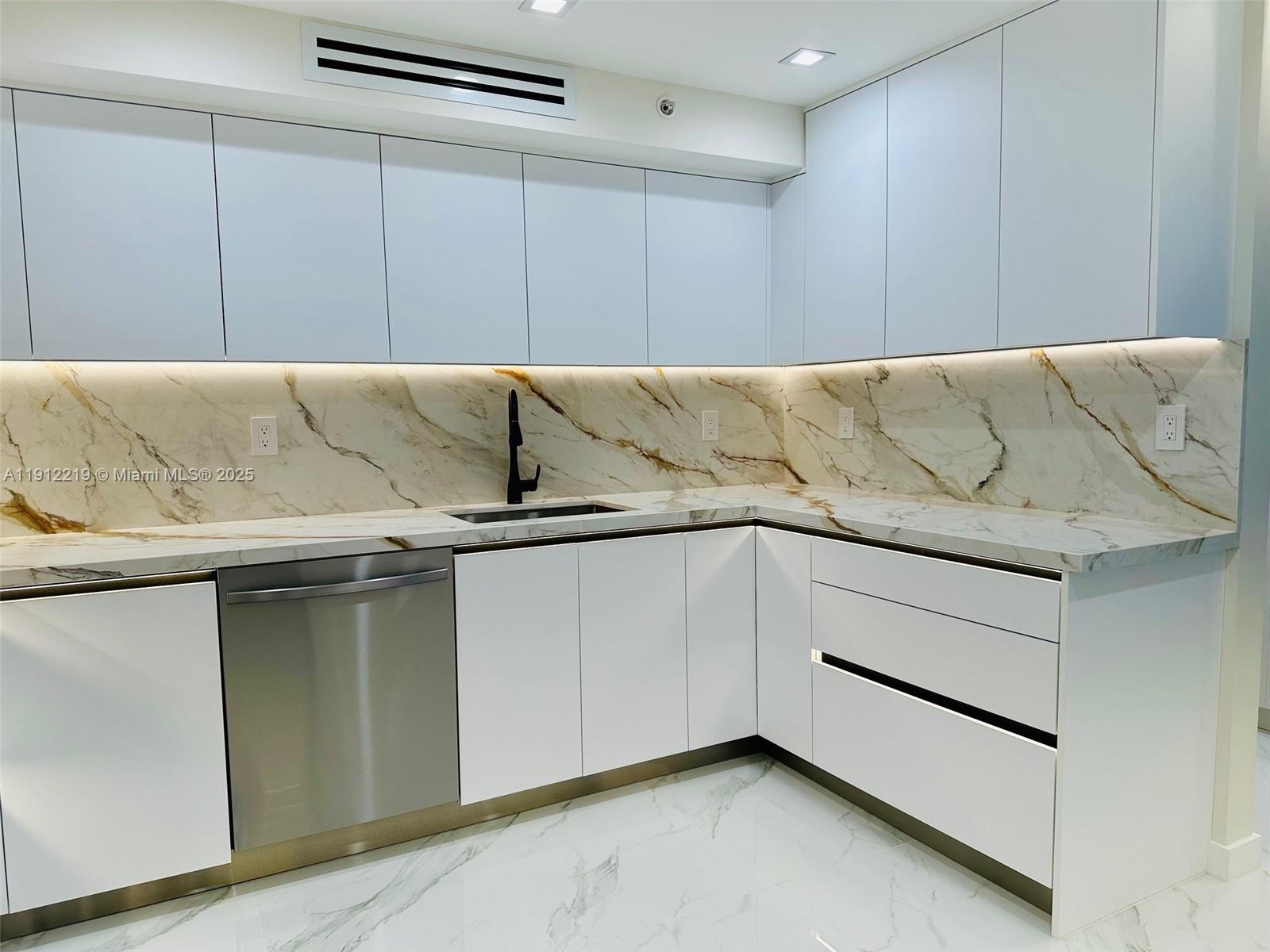 MYSTIC POINTE TOWER 400 C - Residential Lease