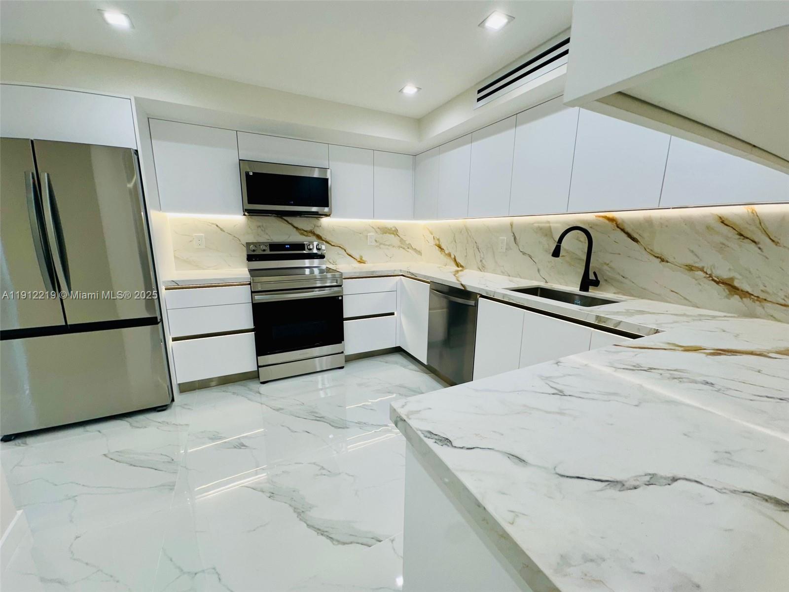 MYSTIC POINTE TOWER 400 C - Residential Lease