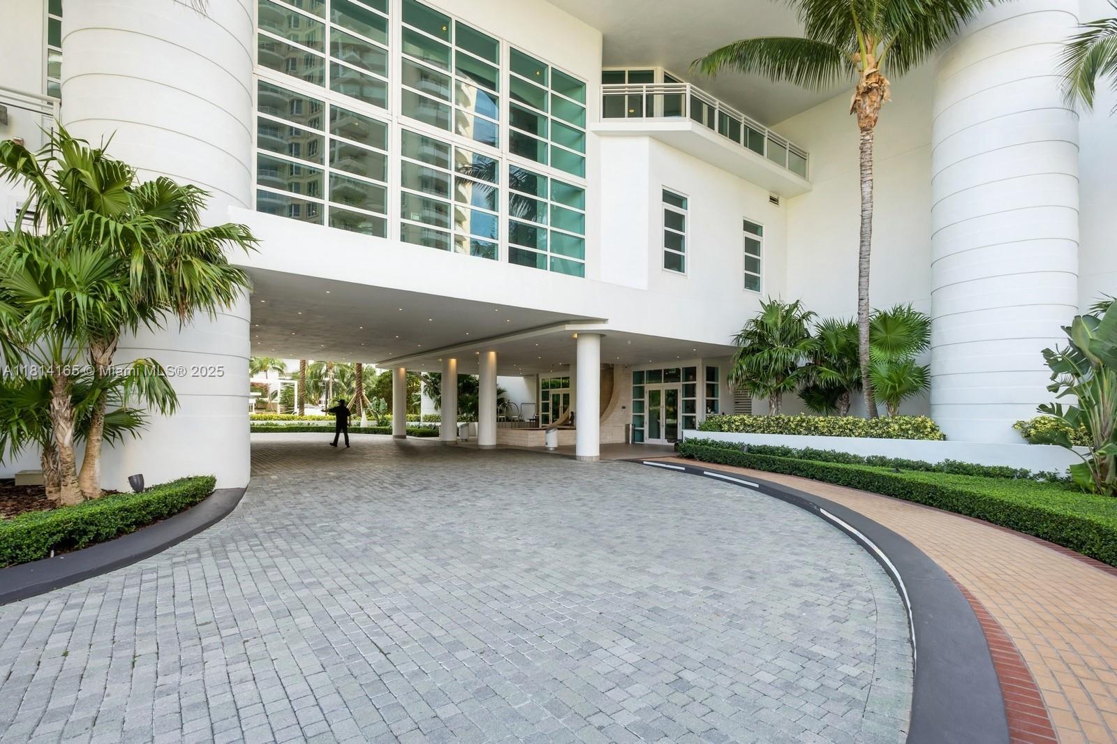 900 Brickell Key Blvd 1702