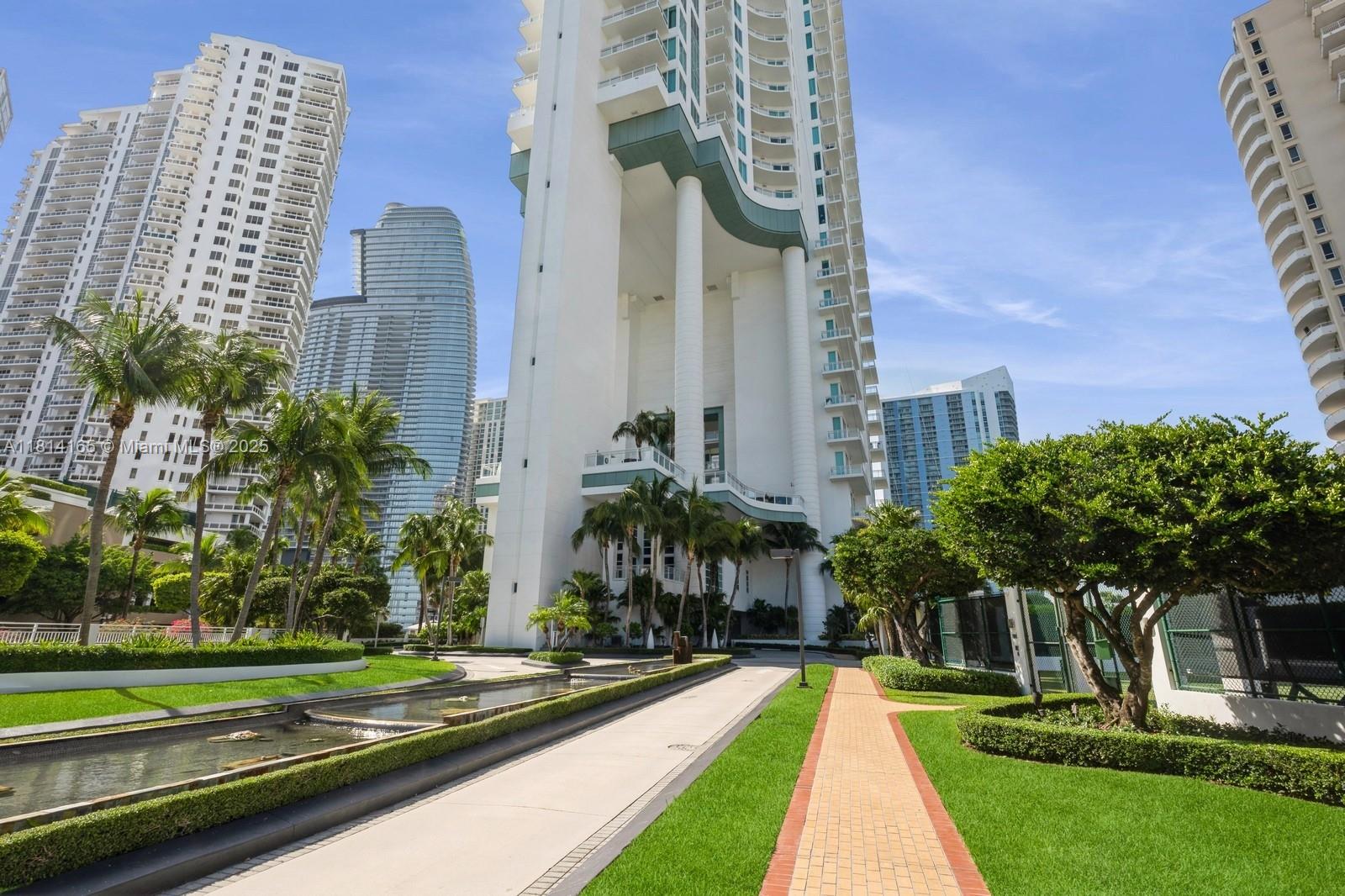 900 Brickell Key Blvd 1702