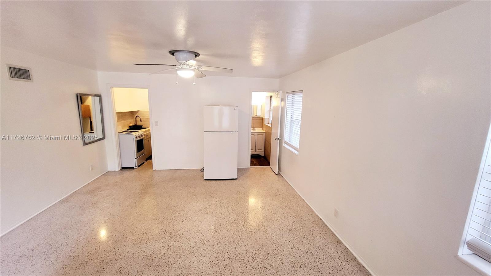 HOLLYWOOD LAKES SEC - Residential Lease