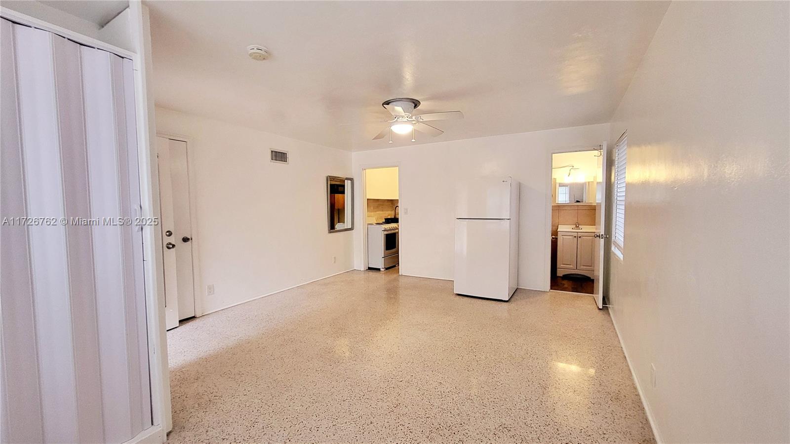 HOLLYWOOD LAKES SEC - Residential Lease