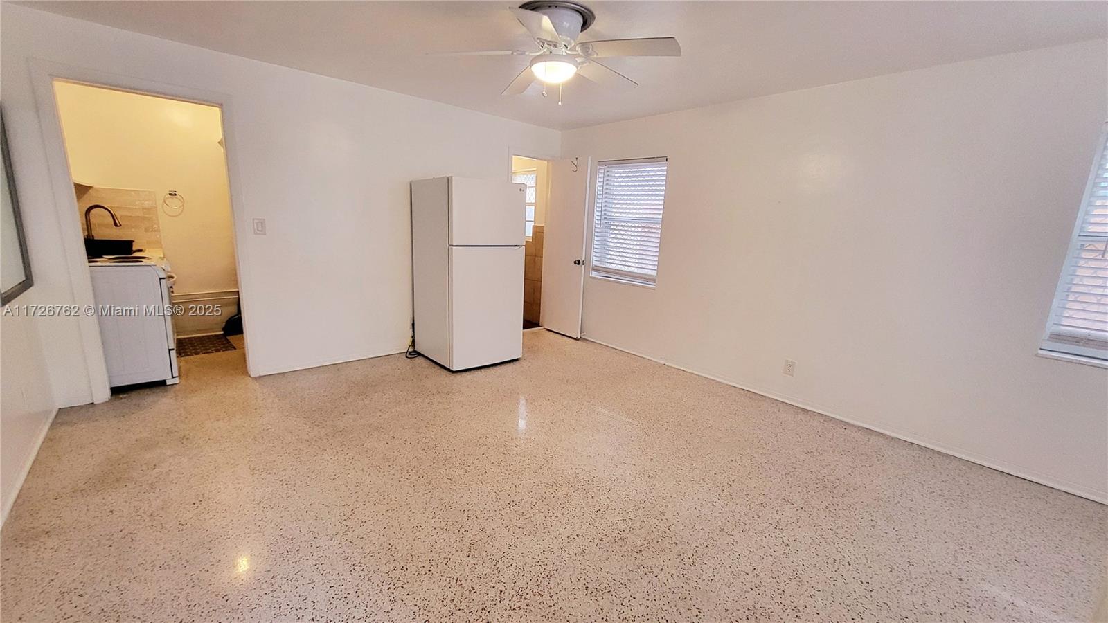 HOLLYWOOD LAKES SEC - Residential Lease