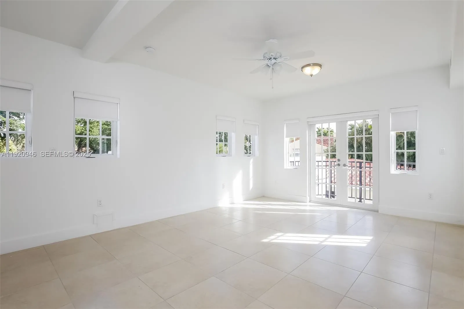 Coral Gables, Florida 33134, United States, 4 Bedrooms Bedrooms, ,4 BathroomsBathrooms,Residential,Pending,250456