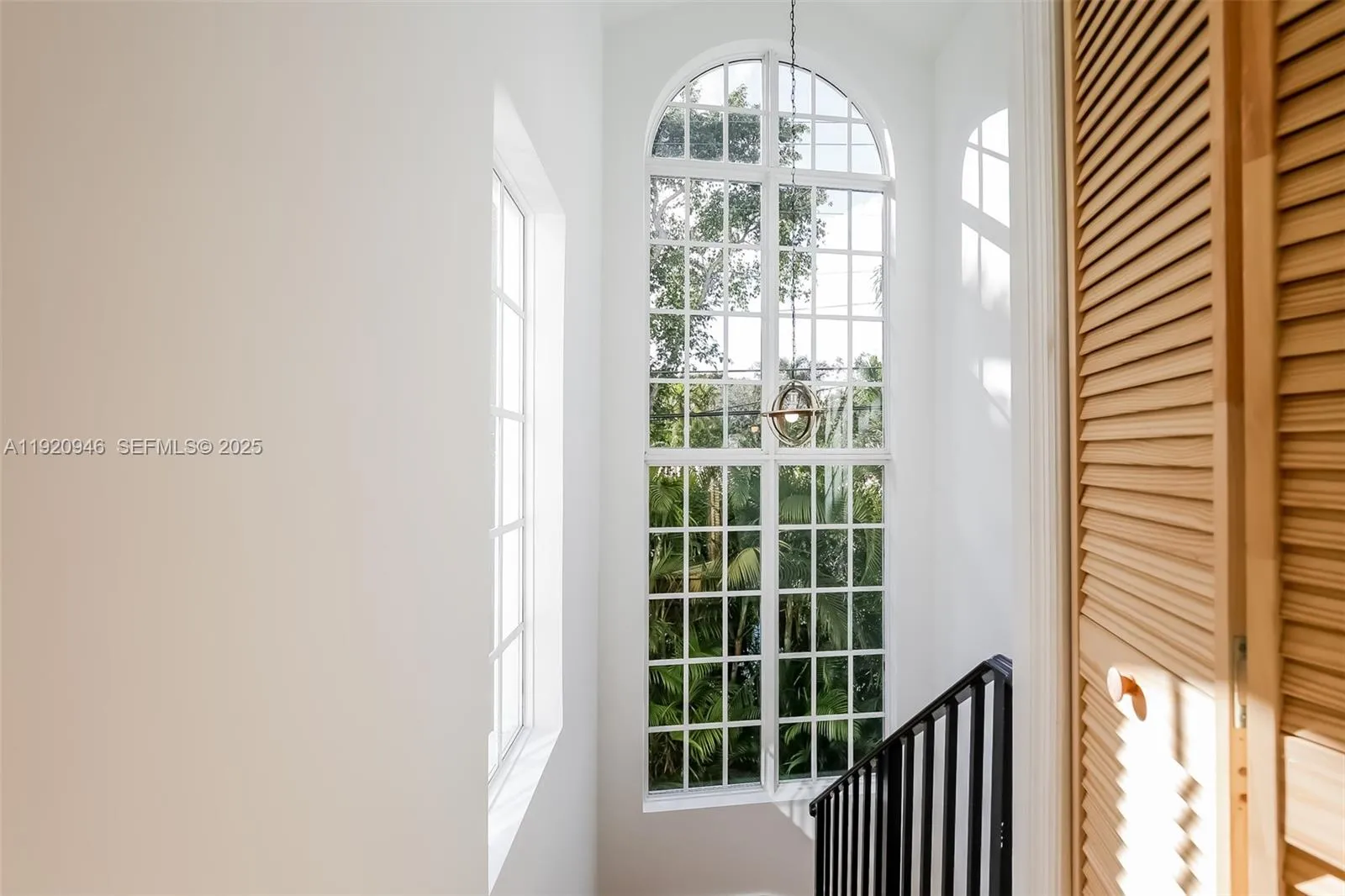 Coral Gables, Florida 33134, United States, 4 Bedrooms Bedrooms, ,4 BathroomsBathrooms,Residential,Pending,250456