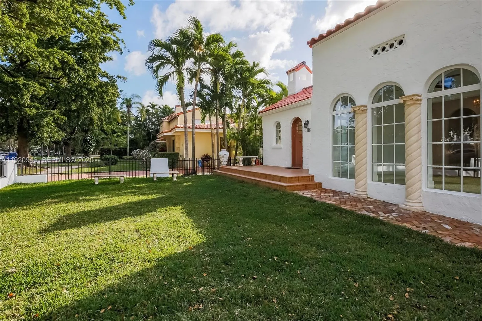 Coral Gables, Florida 33134, United States, 4 Bedrooms Bedrooms, ,4 BathroomsBathrooms,Residential,Pending,250456