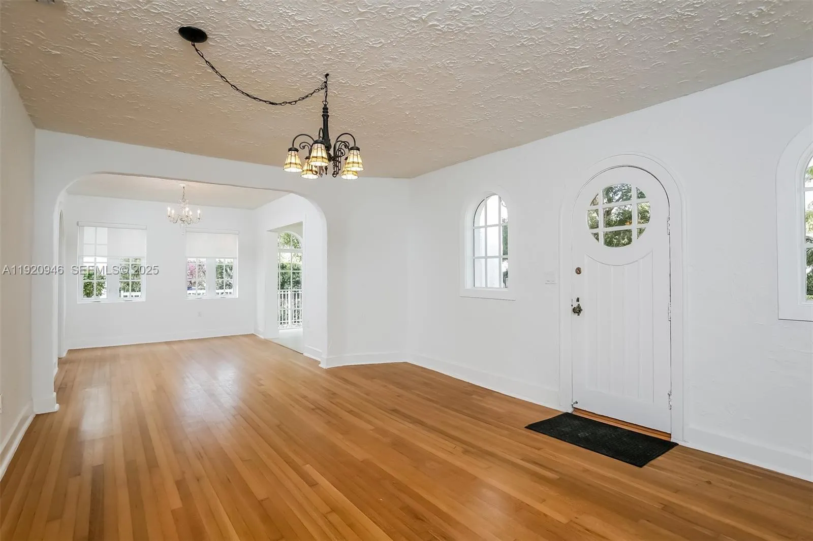 Coral Gables, Florida 33134, United States, 4 Bedrooms Bedrooms, ,4 BathroomsBathrooms,Residential,Pending,250456