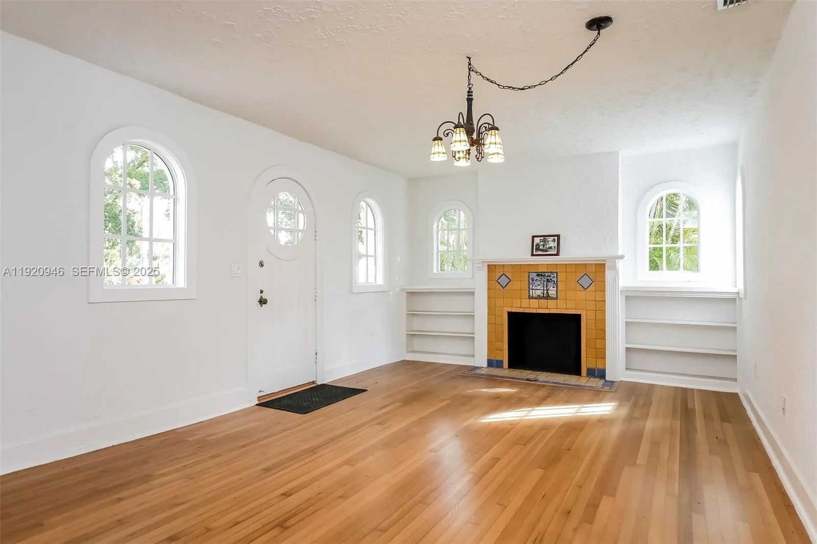 Coral Gables, Florida 33134, United States, 4 Bedrooms Bedrooms, ,4 BathroomsBathrooms,Residential,Pending,250456