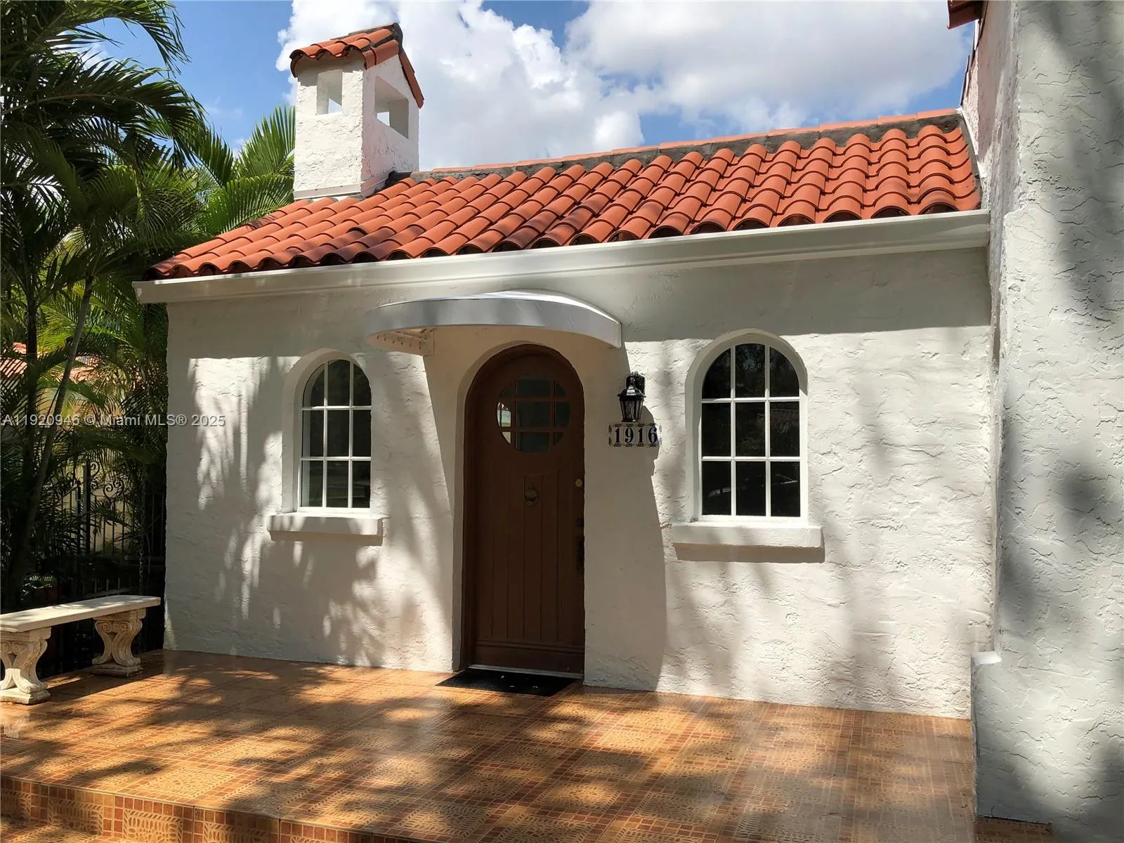 Coral Gables, Florida 33134, United States, 4 Bedrooms Bedrooms, ,4 BathroomsBathrooms,Residential,Pending,250456