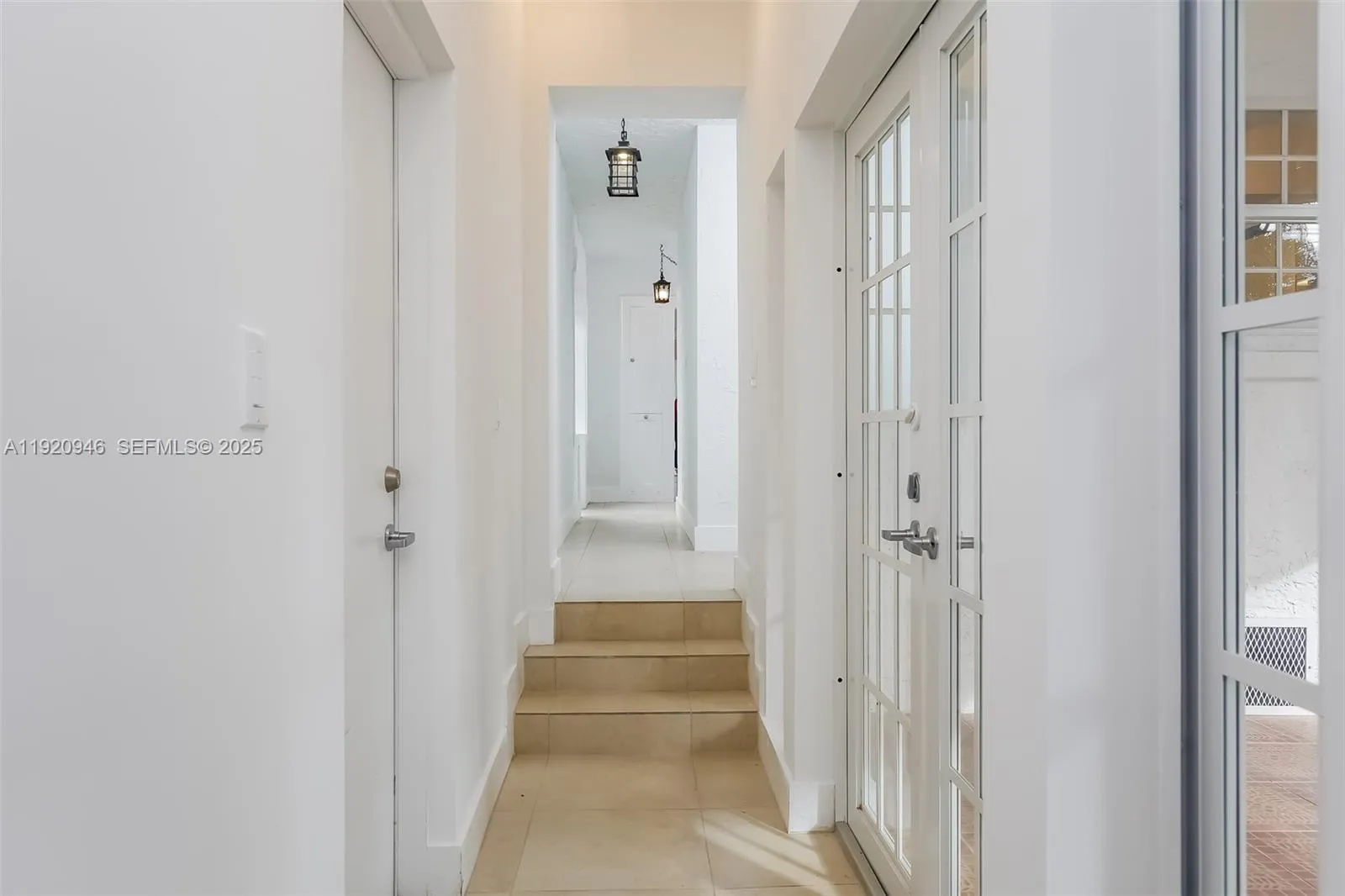 Coral Gables, Florida 33134, United States, 4 Bedrooms Bedrooms, ,4 BathroomsBathrooms,Residential,Pending,250456