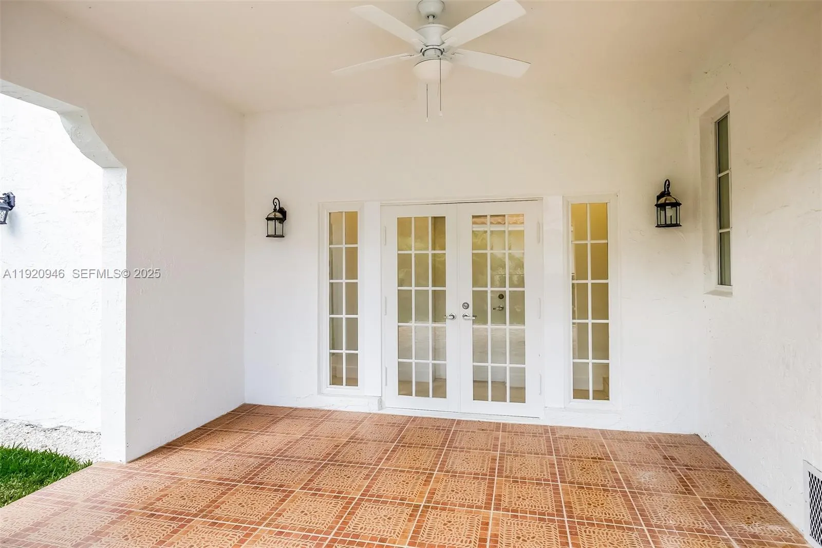Coral Gables, Florida 33134, United States, 4 Bedrooms Bedrooms, ,4 BathroomsBathrooms,Residential,Pending,250456