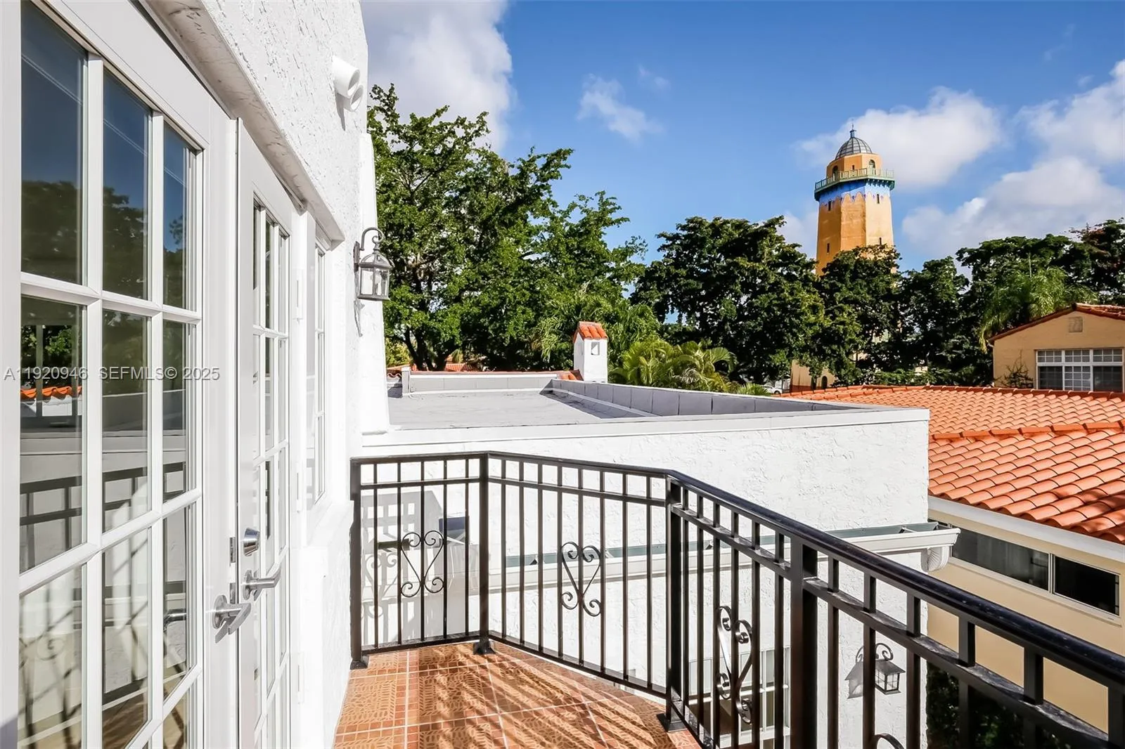 Coral Gables, Florida 33134, United States, 4 Bedrooms Bedrooms, ,4 BathroomsBathrooms,Residential,Pending,250456