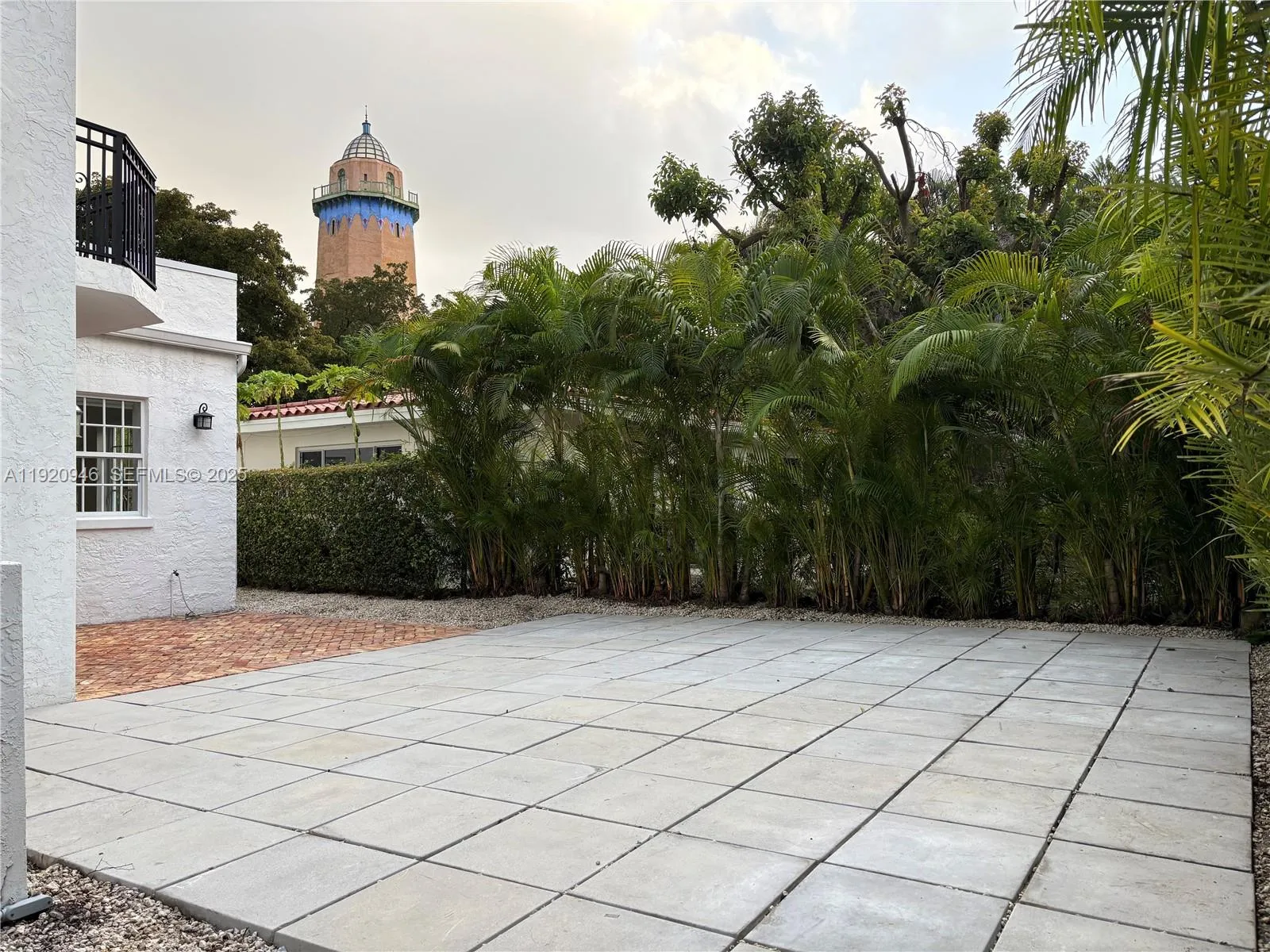 Coral Gables, Florida 33134, United States, 4 Bedrooms Bedrooms, ,4 BathroomsBathrooms,Residential,Pending,250456