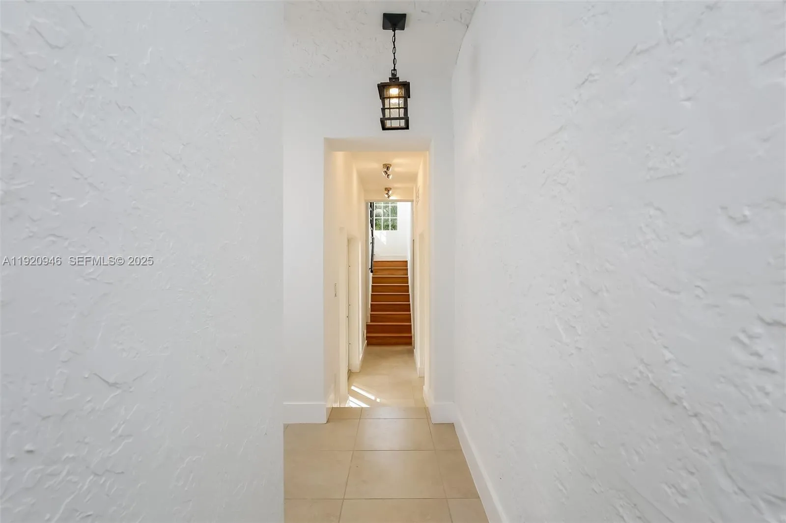 Coral Gables, Florida 33134, United States, 4 Bedrooms Bedrooms, ,4 BathroomsBathrooms,Residential,Pending,250456
