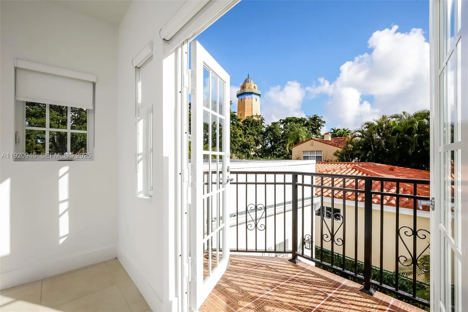 Coral Gables, Florida 33134, United States, 4 Bedrooms Bedrooms, ,4 BathroomsBathrooms,Residential,Pending,250456